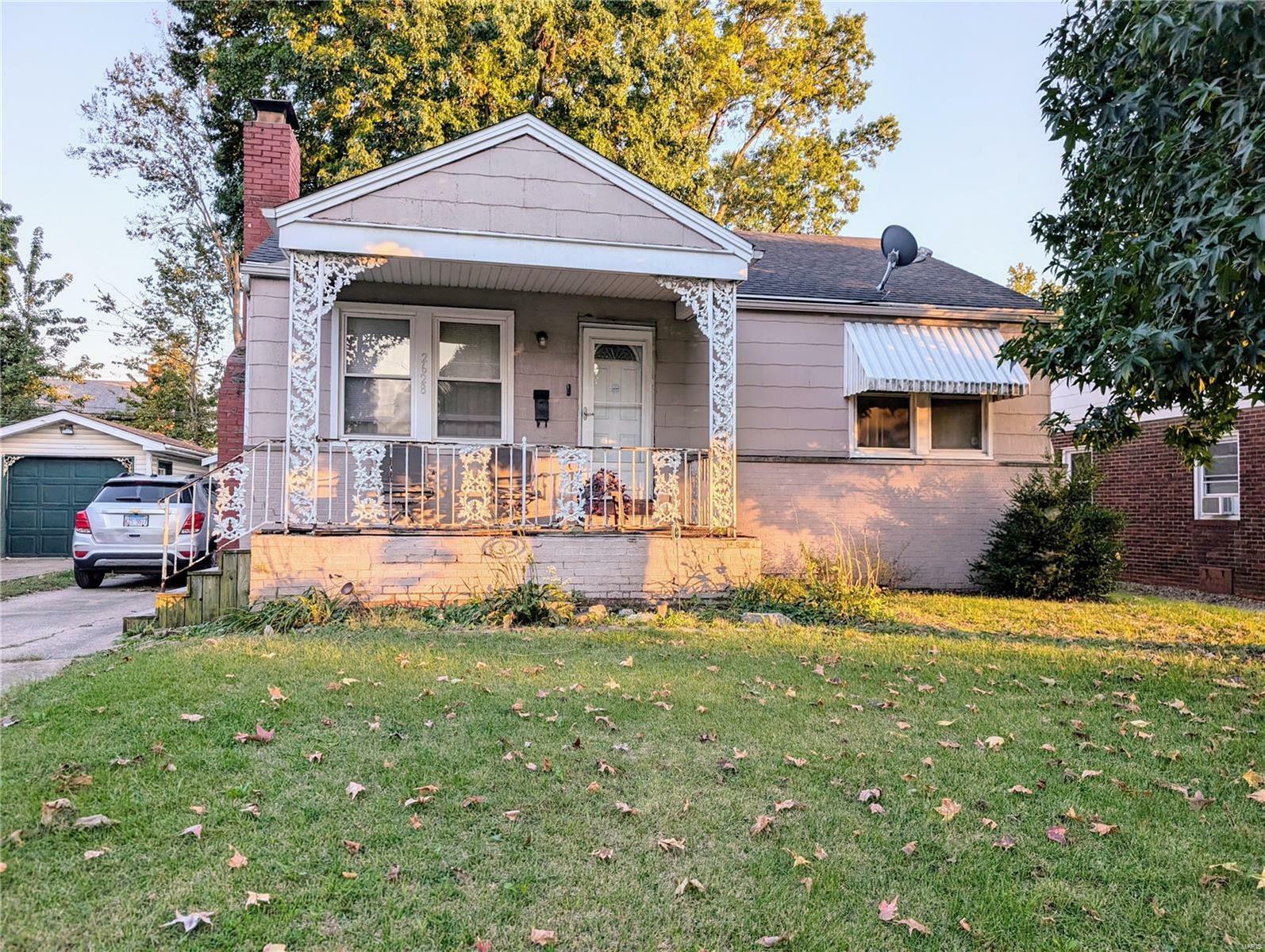 Property Photo:  2628 Benton Street  IL 62040 