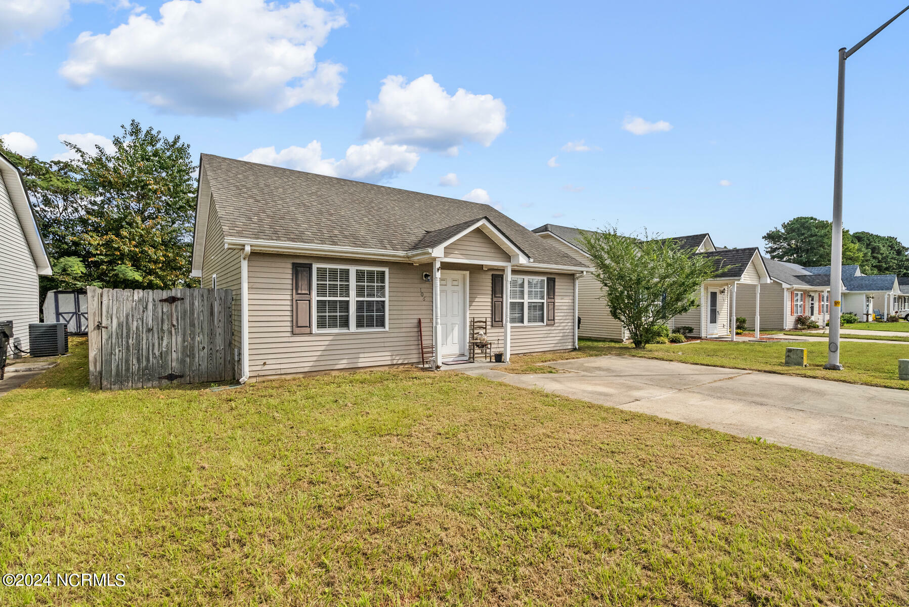 Property Photo:  106 Old Oak Road  NC 27909 