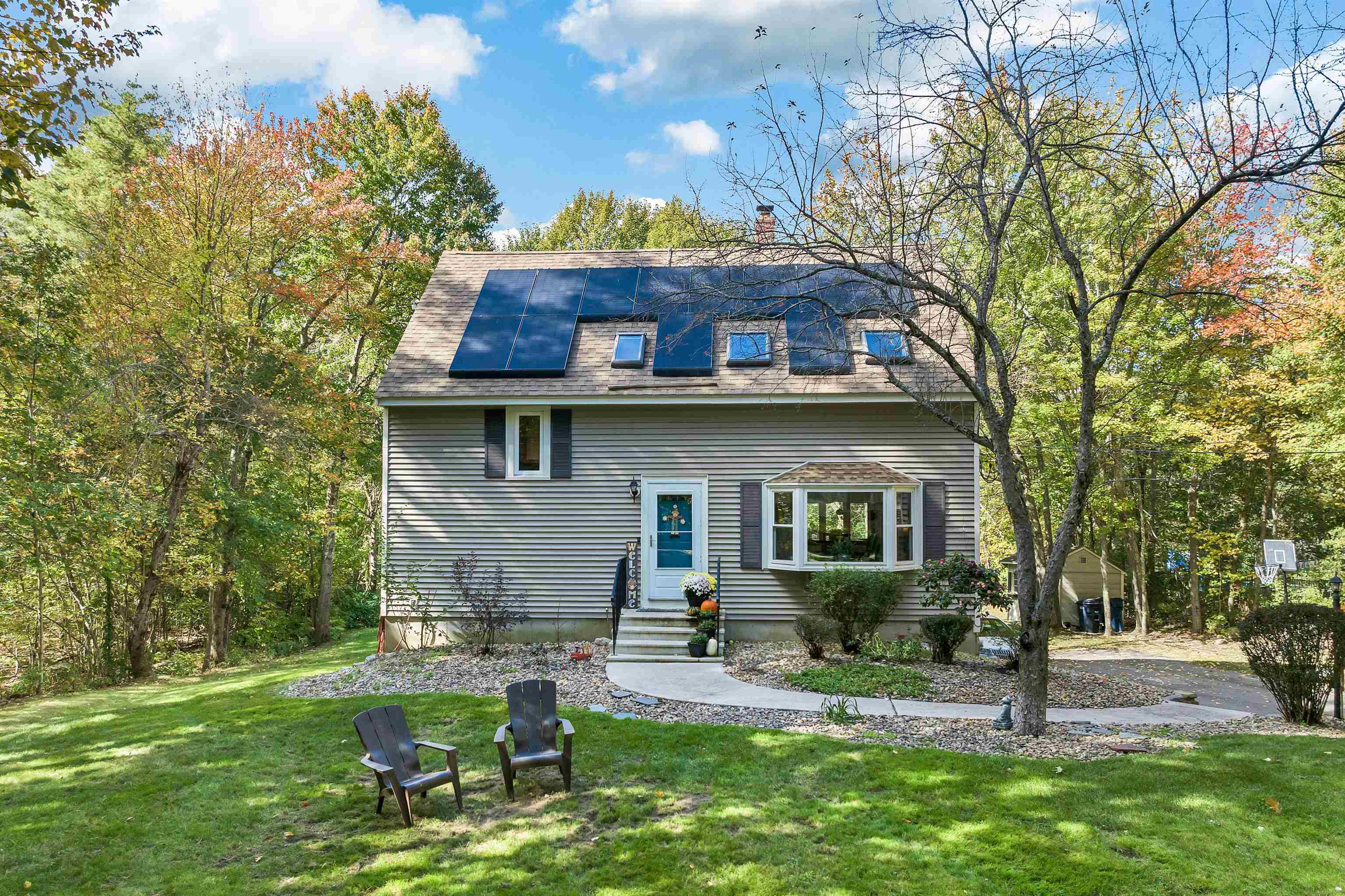 Property Photo:  10 Golden Oaks Drive  NH 03079 