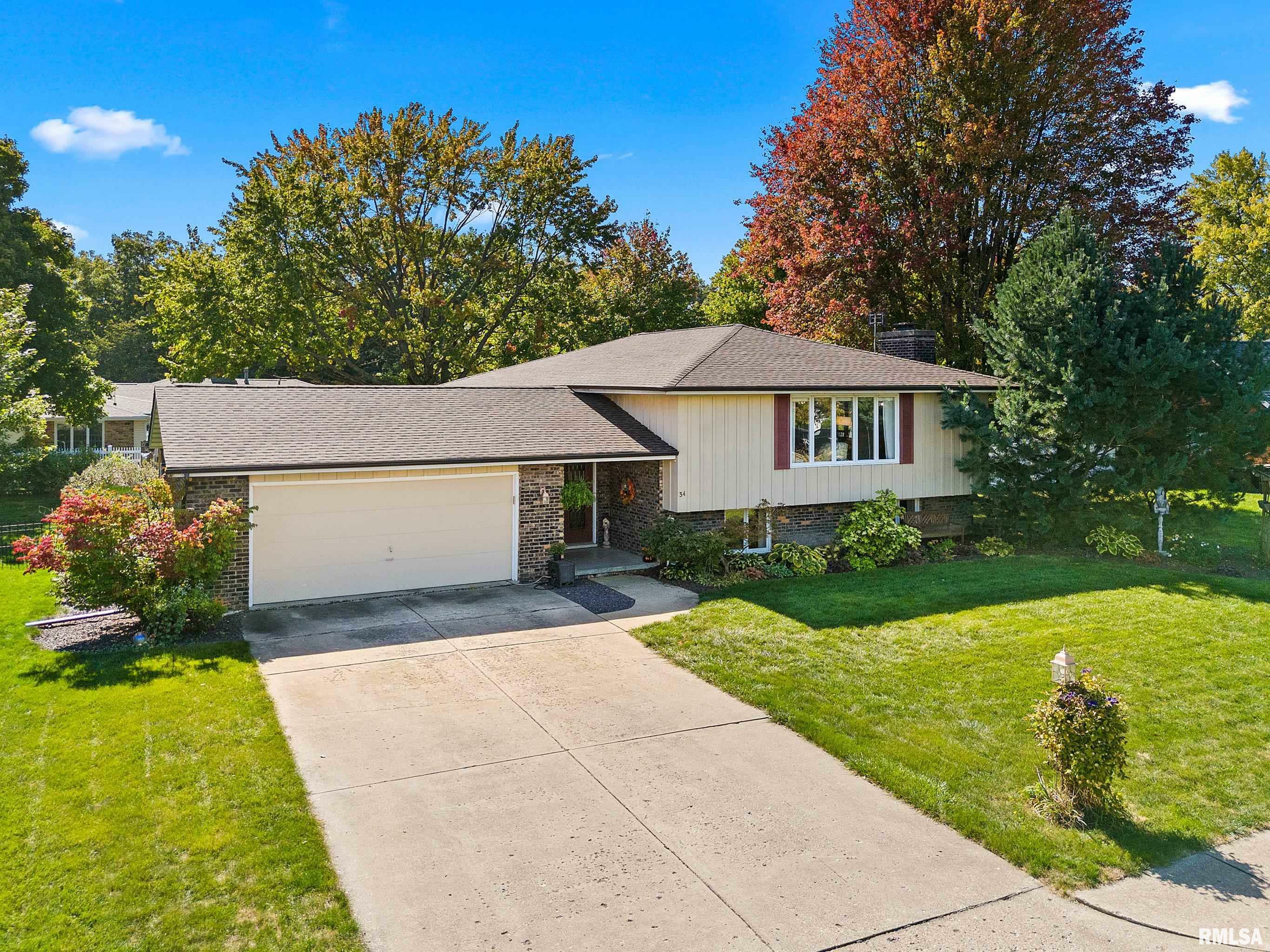 Property Photo: 34 Timberlane Drive IL 61550