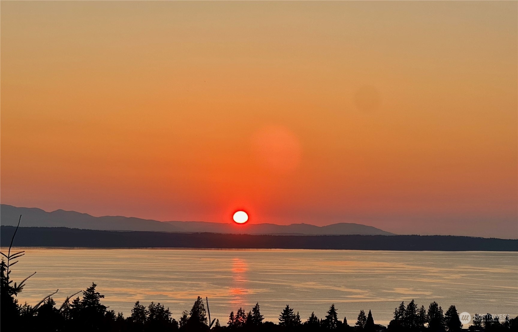 Property Photo:  127 Skyline Drive  WA 98020 