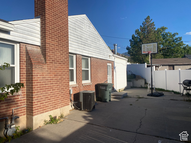 Property Photo: 2502 E Wilmington Ave UT 84109