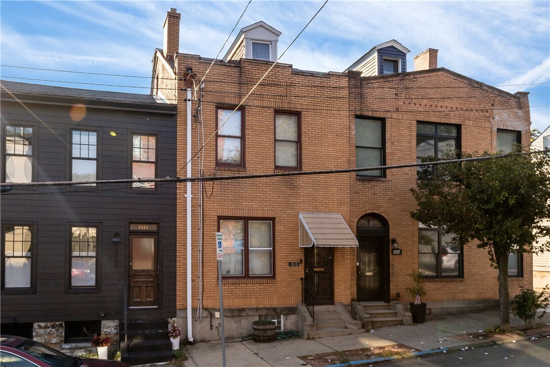 Property Photo:  1515 Arch St  PA 15212 