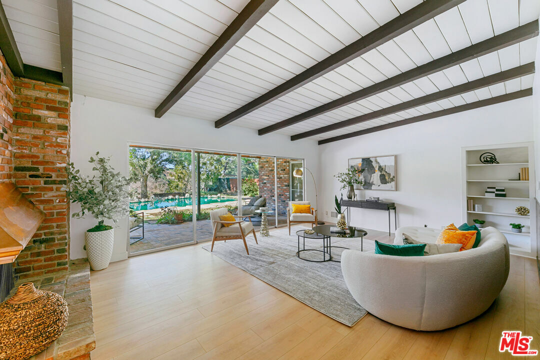 Property Photo:  3512   Beverly Glen Blvd  CA 91423 