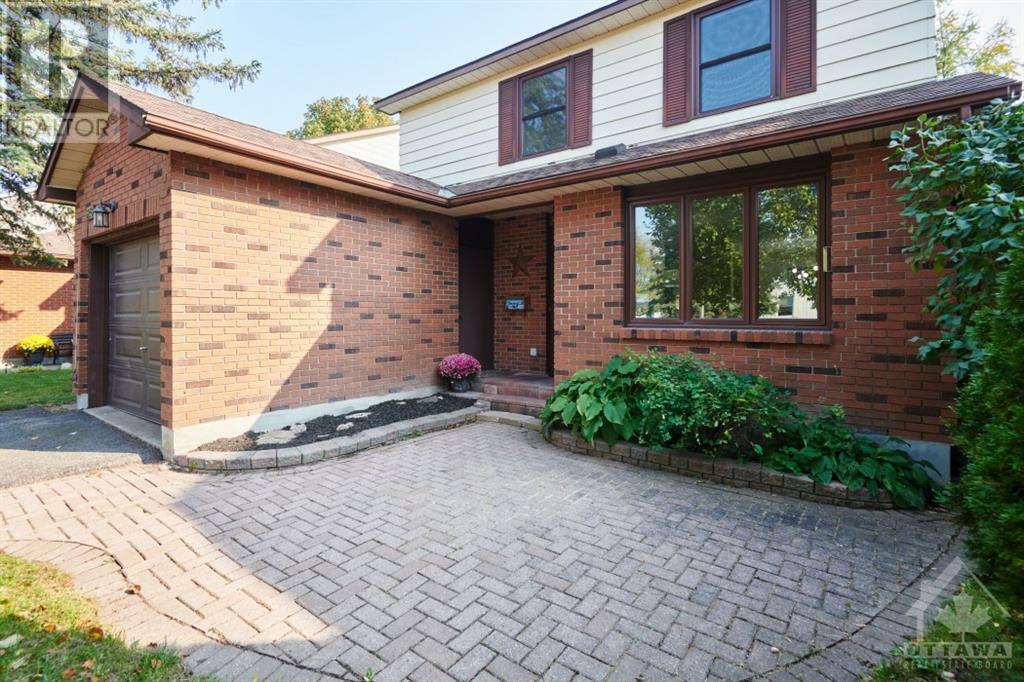 Property Photo:  6278 Fortune Drive  ON K1C 2B1 