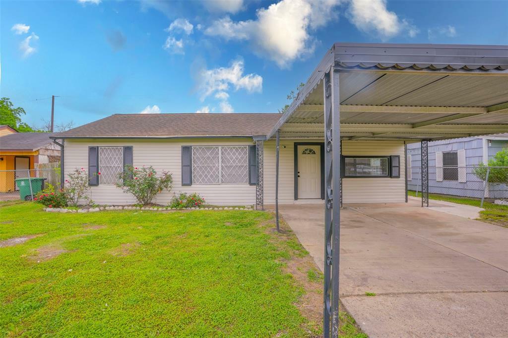 Property Photo:  5414 Lyndhurst Drive  TX 77033 