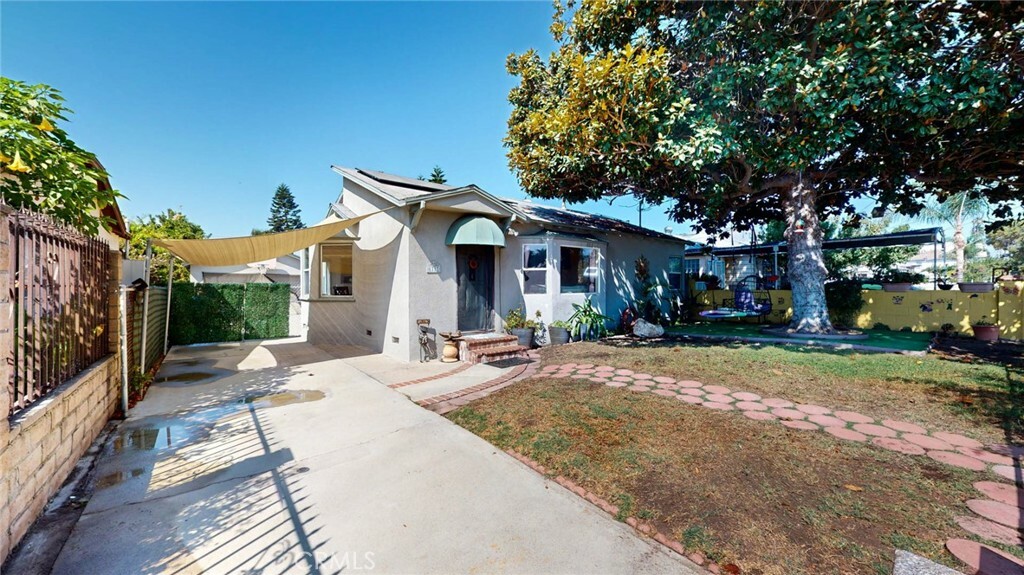 Property Photo: 6713 Hinds Avenue CA 91606