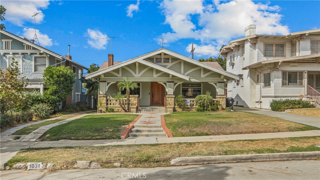 Property Photo:  1031 S Gramercy Drive  CA 90019 