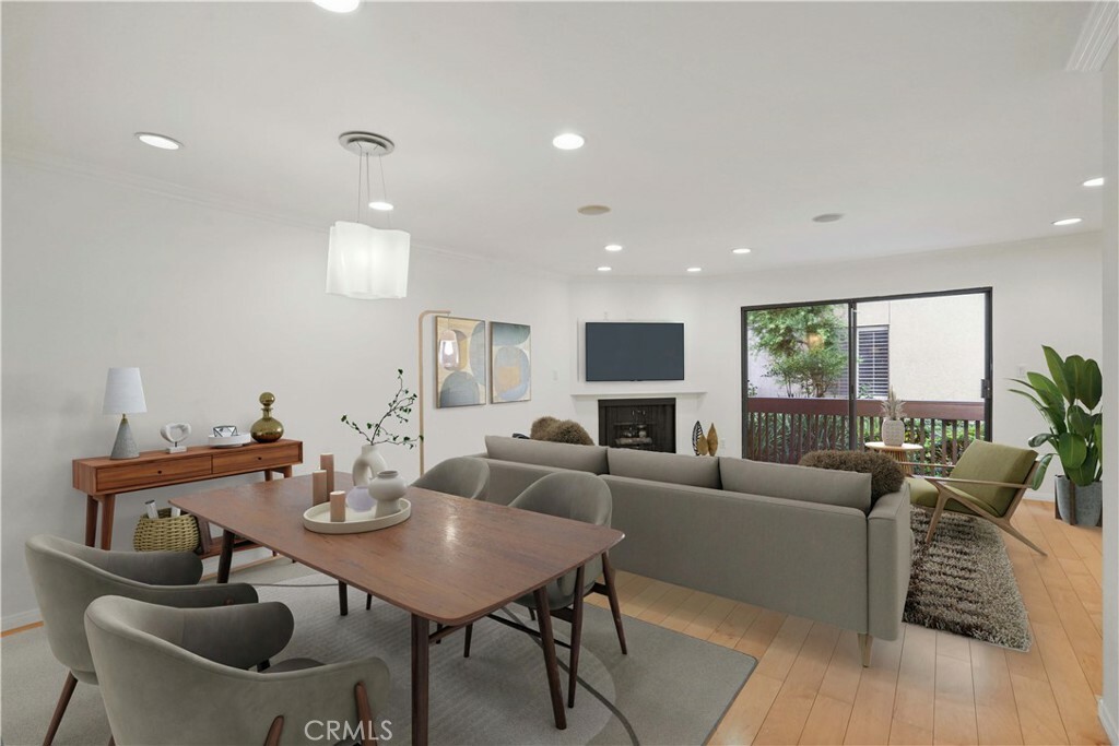 Property Photo:  15207 Magnolia Boulevard 129  CA 91403 