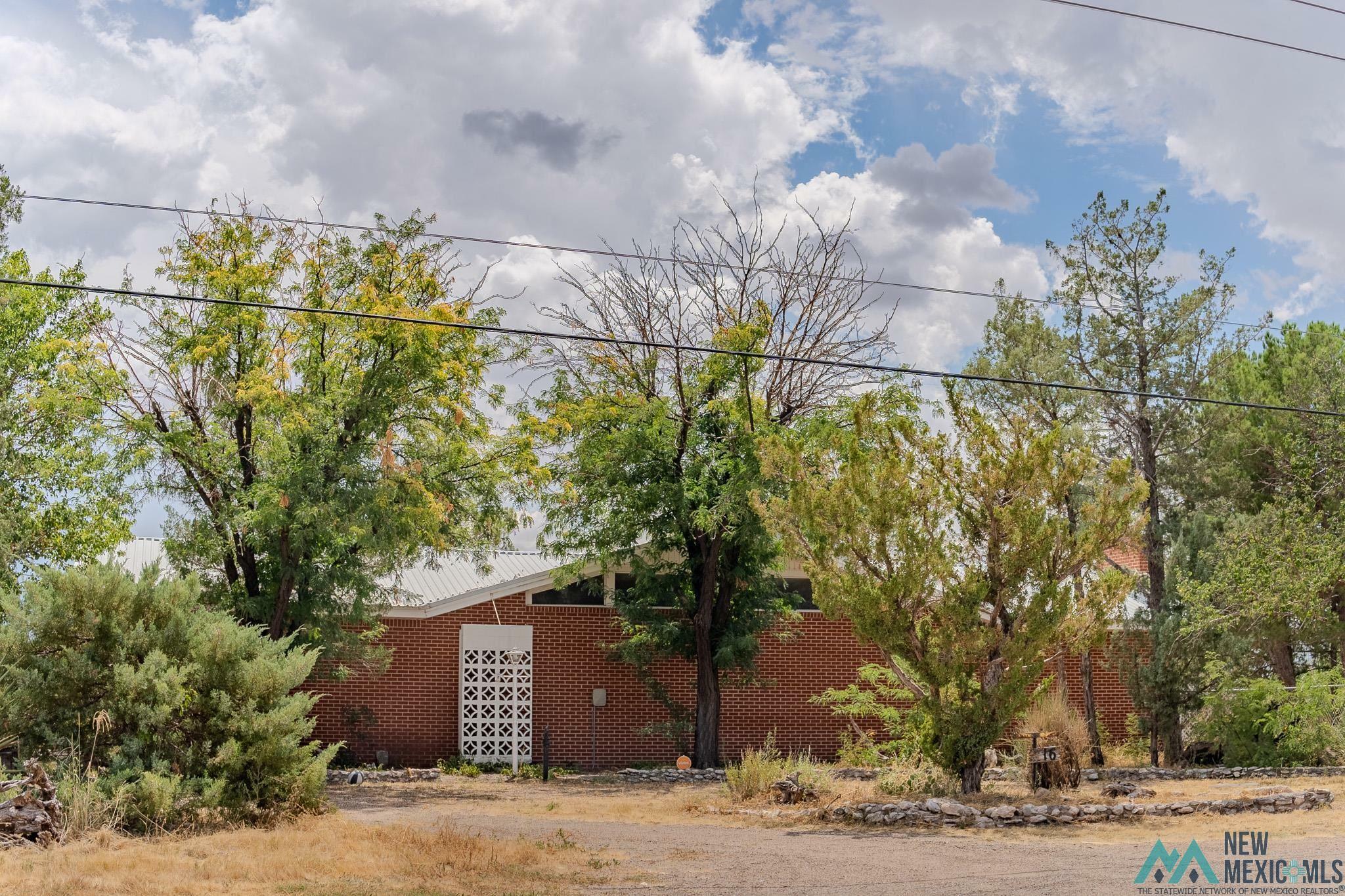 Property Photo:  616 E 18th Street  NM 88130 