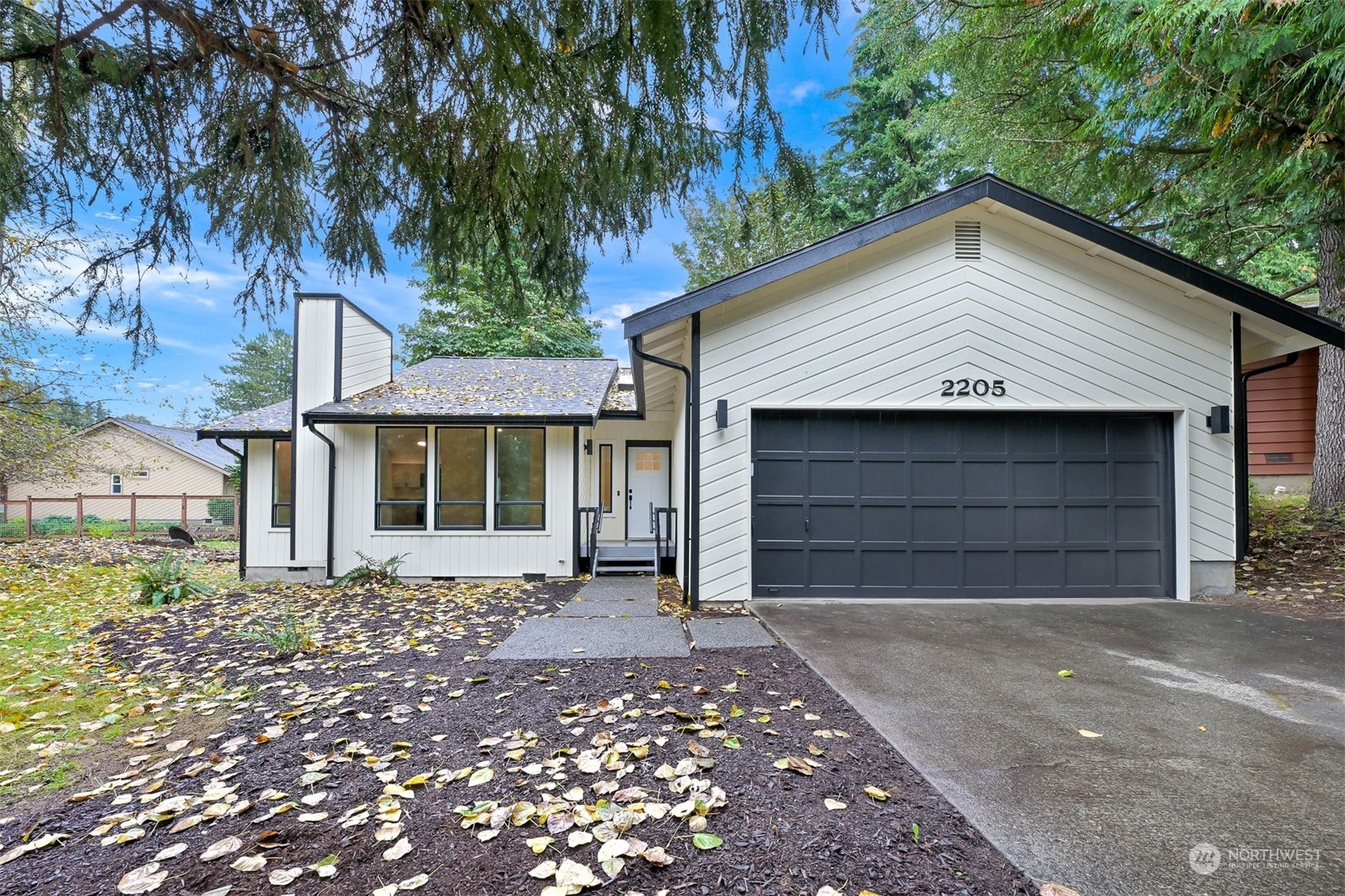 Property Photo:  2205 W Birch Street  WA 98229 