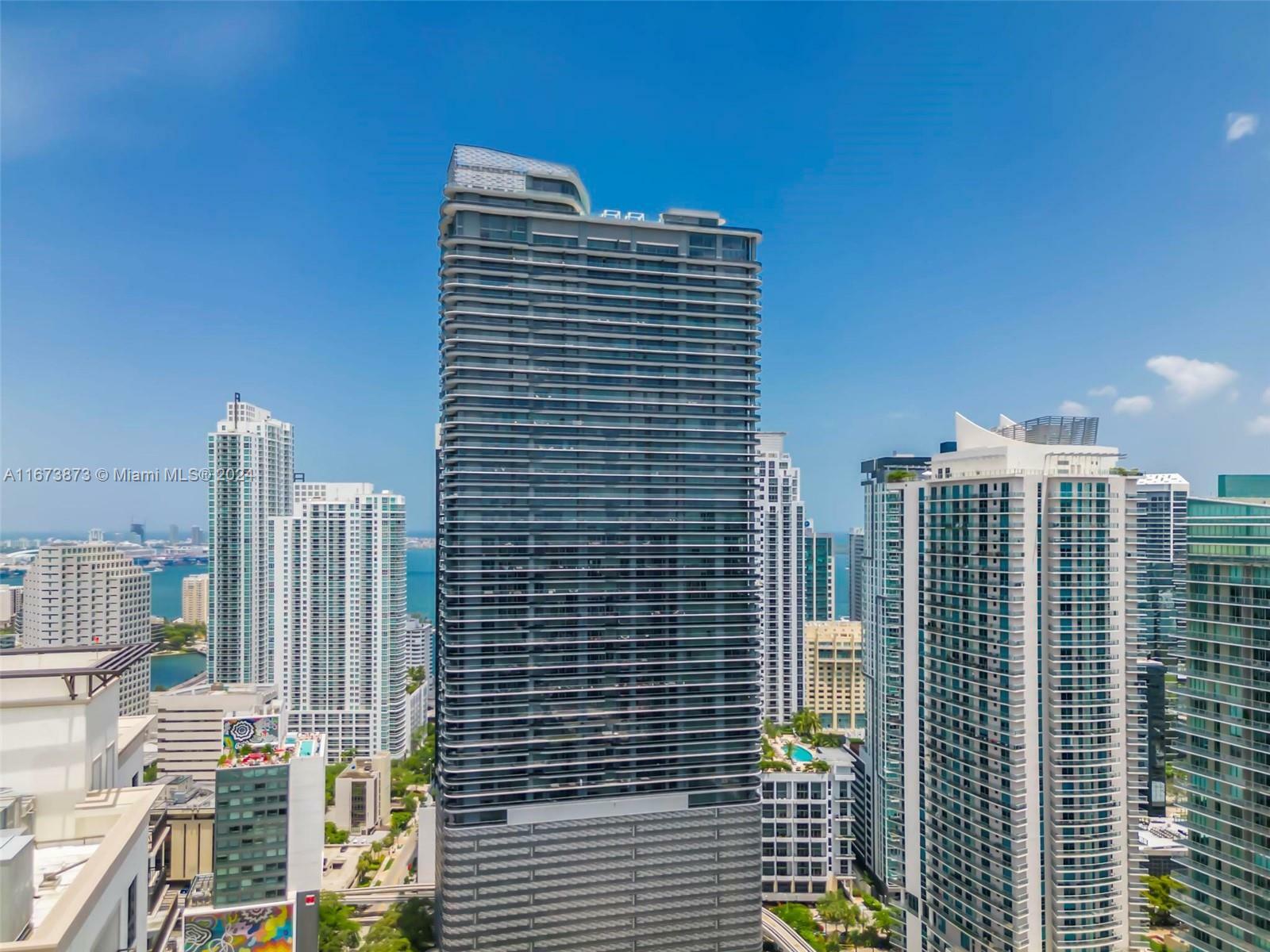 Property Photo:  1000 Brickell Plz Ph5105  FL 33131 