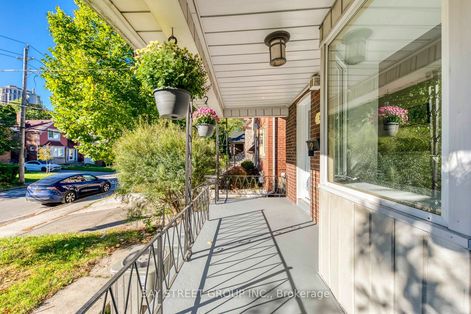 Property Photo:  90 Avondale Ave  ON M2N 2V2 