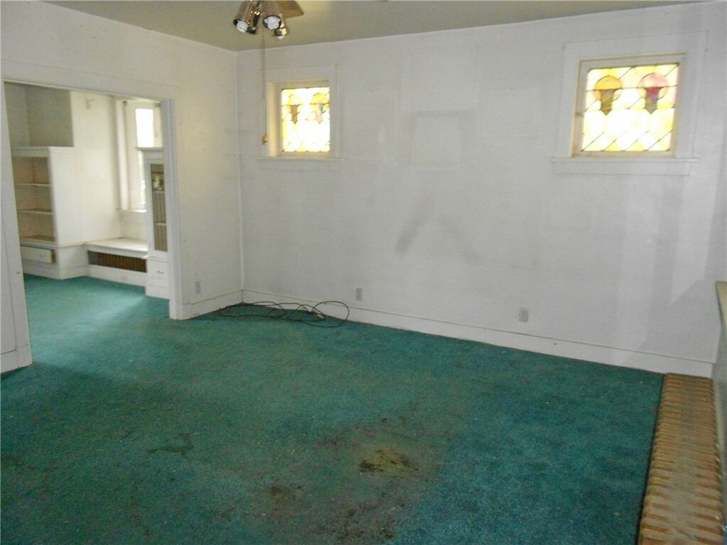 Property Photo:  116 Grant  PA 15223 