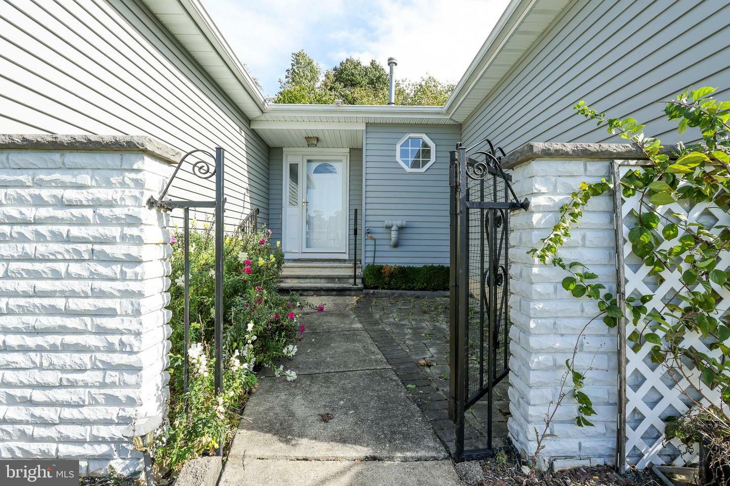 Property Photo:  16 Matterhorn Way  NJ 08724 