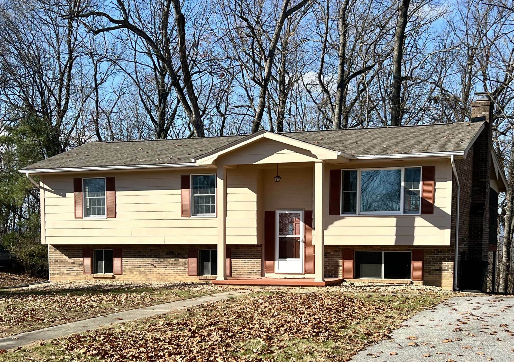 575 Hilltop Dr  Staunton VA 24401 photo