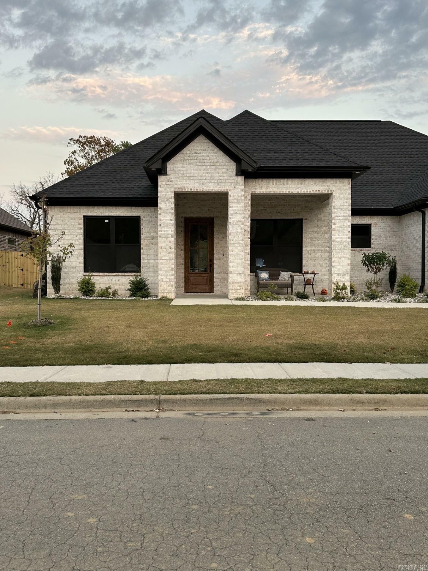 Property Photo:  8024 N Shoreline Boulevard  AR 72019 