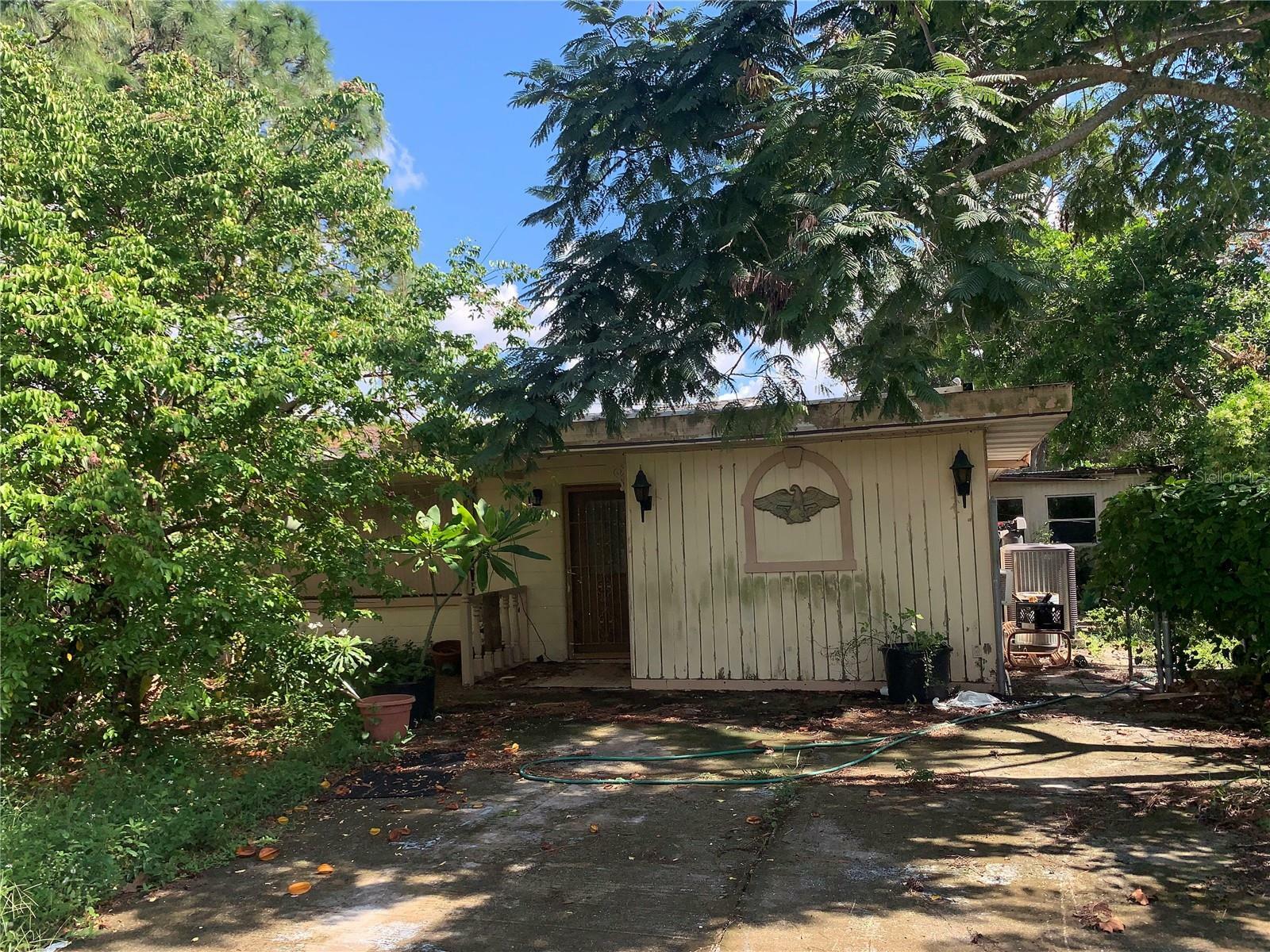 Property Photo:  619 Coronado Road  FL 34293 