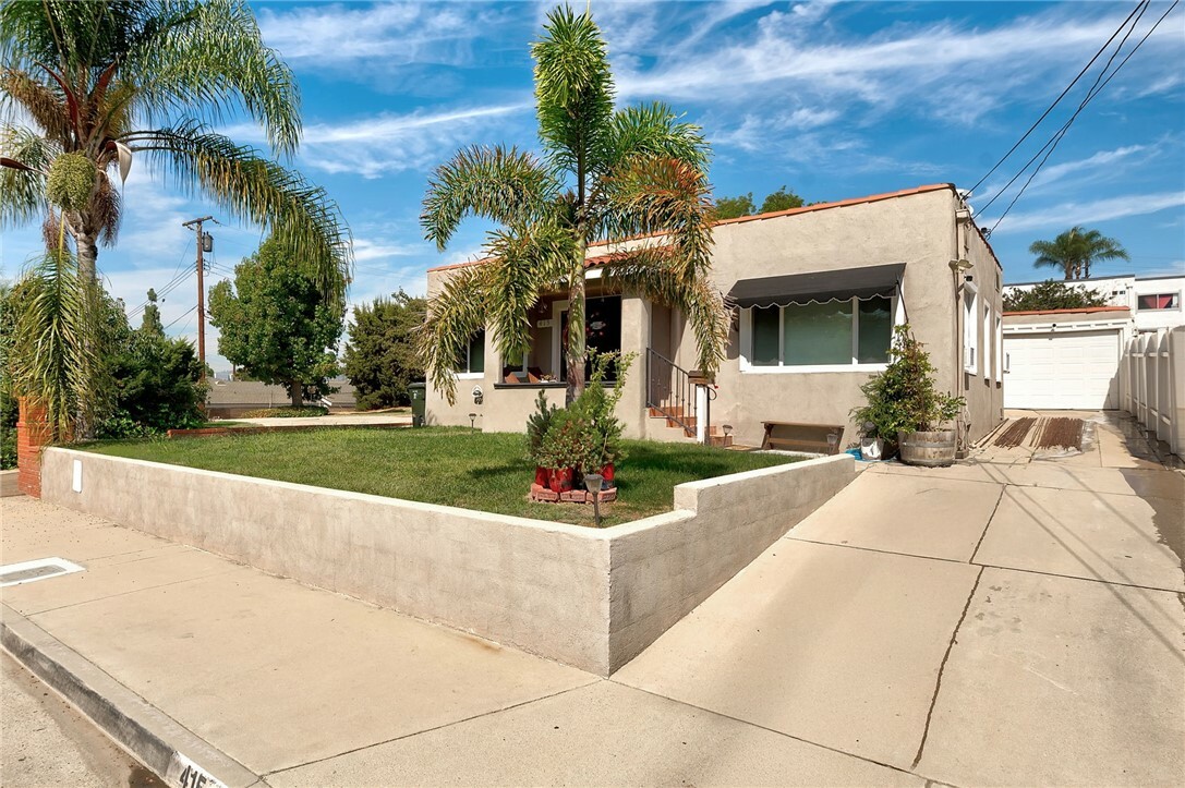 Property Photo:  415 W Date Street  CA 92821 