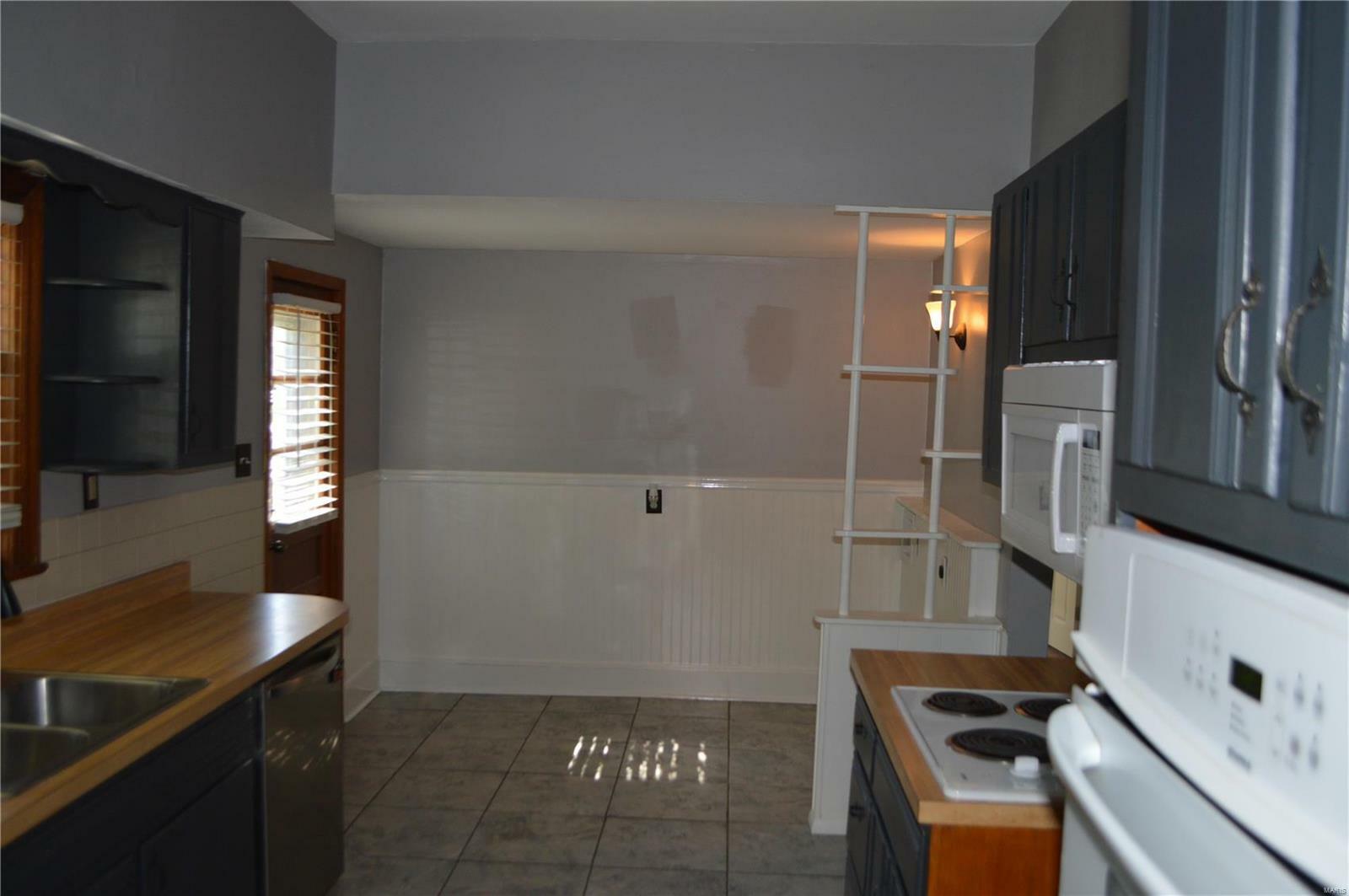 Property Photo:  409 Jefferson Avenue  MO 63019 