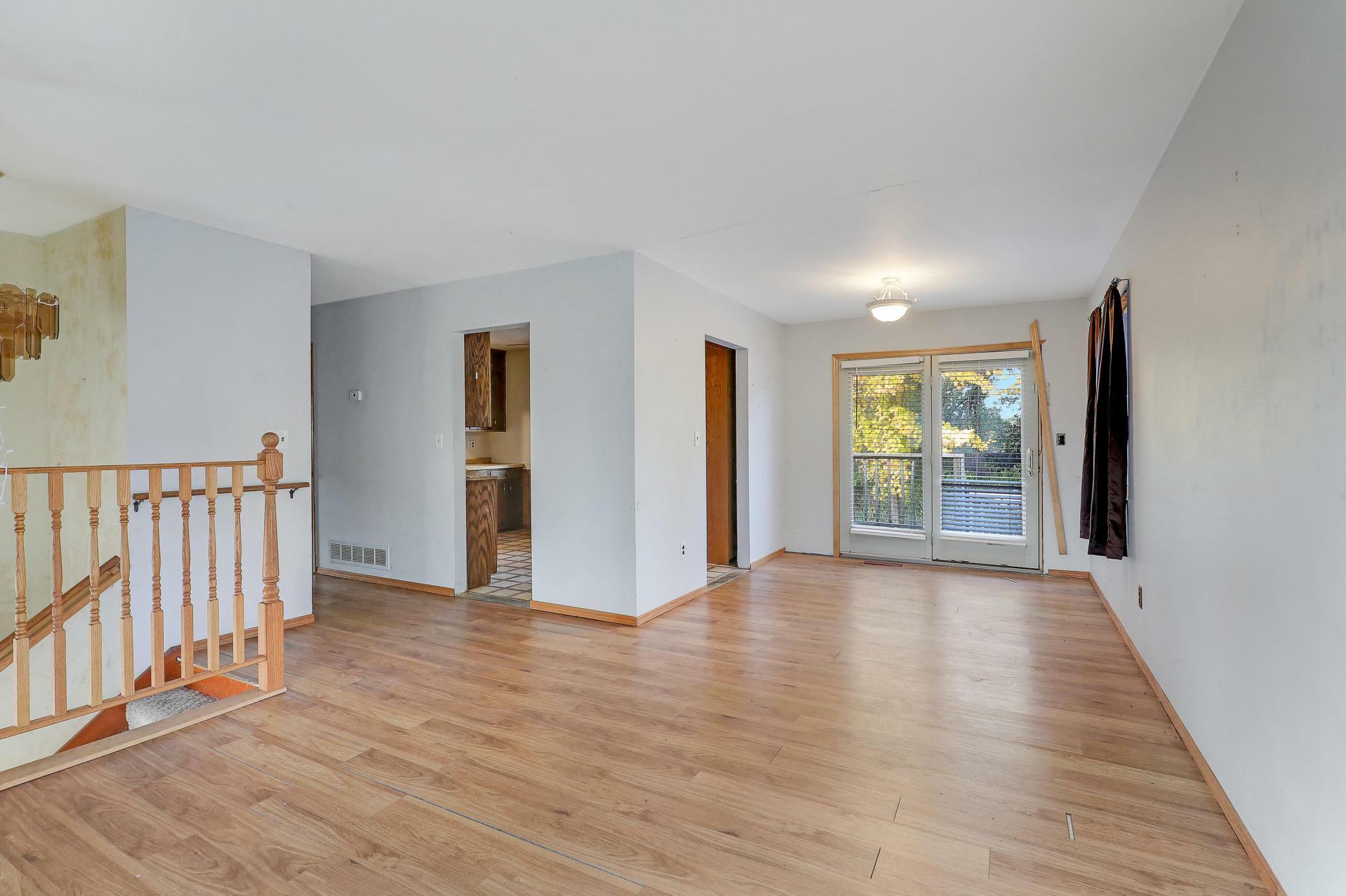 Property Photo:  1432 Ramada Avenue S  MN 55043 