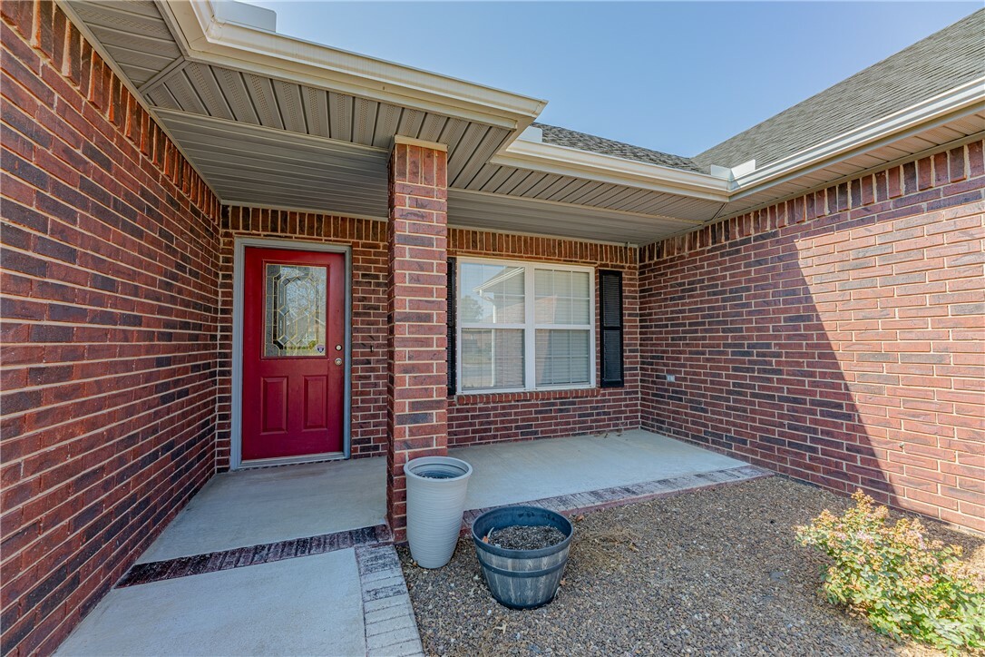 Property Photo:  702 Drake Street  AR 72712 