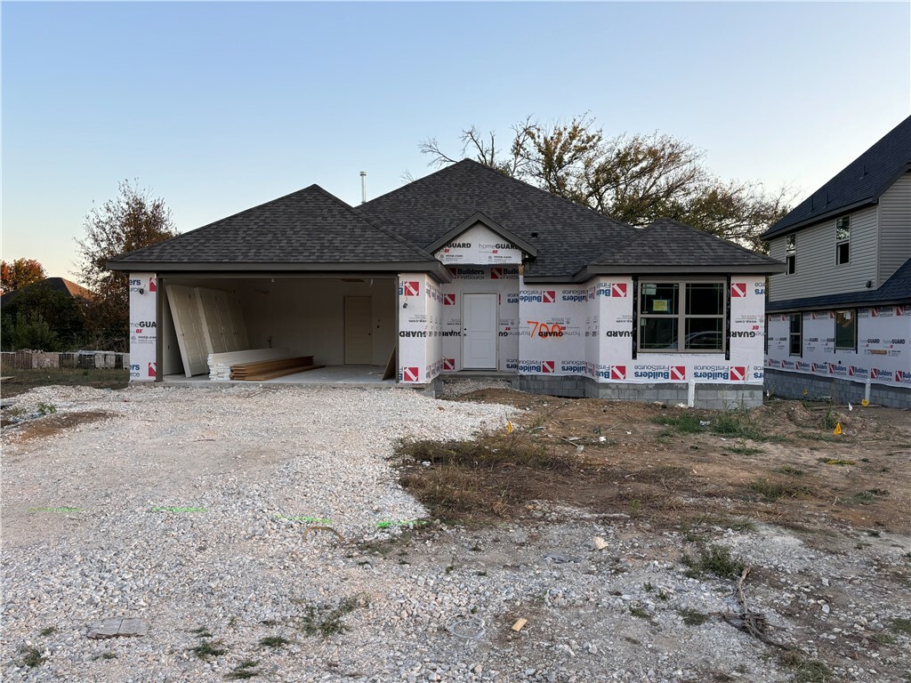 Property Photo:  700 W Taylor Street  AR 72761 