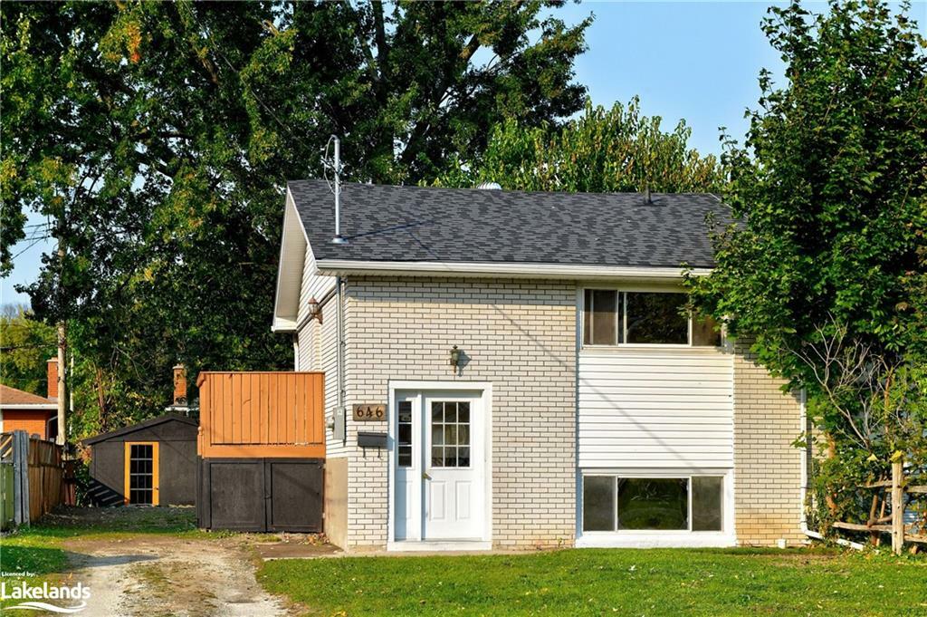 Property Photo:  646 Oak Street  ON L9Y 2Z8 