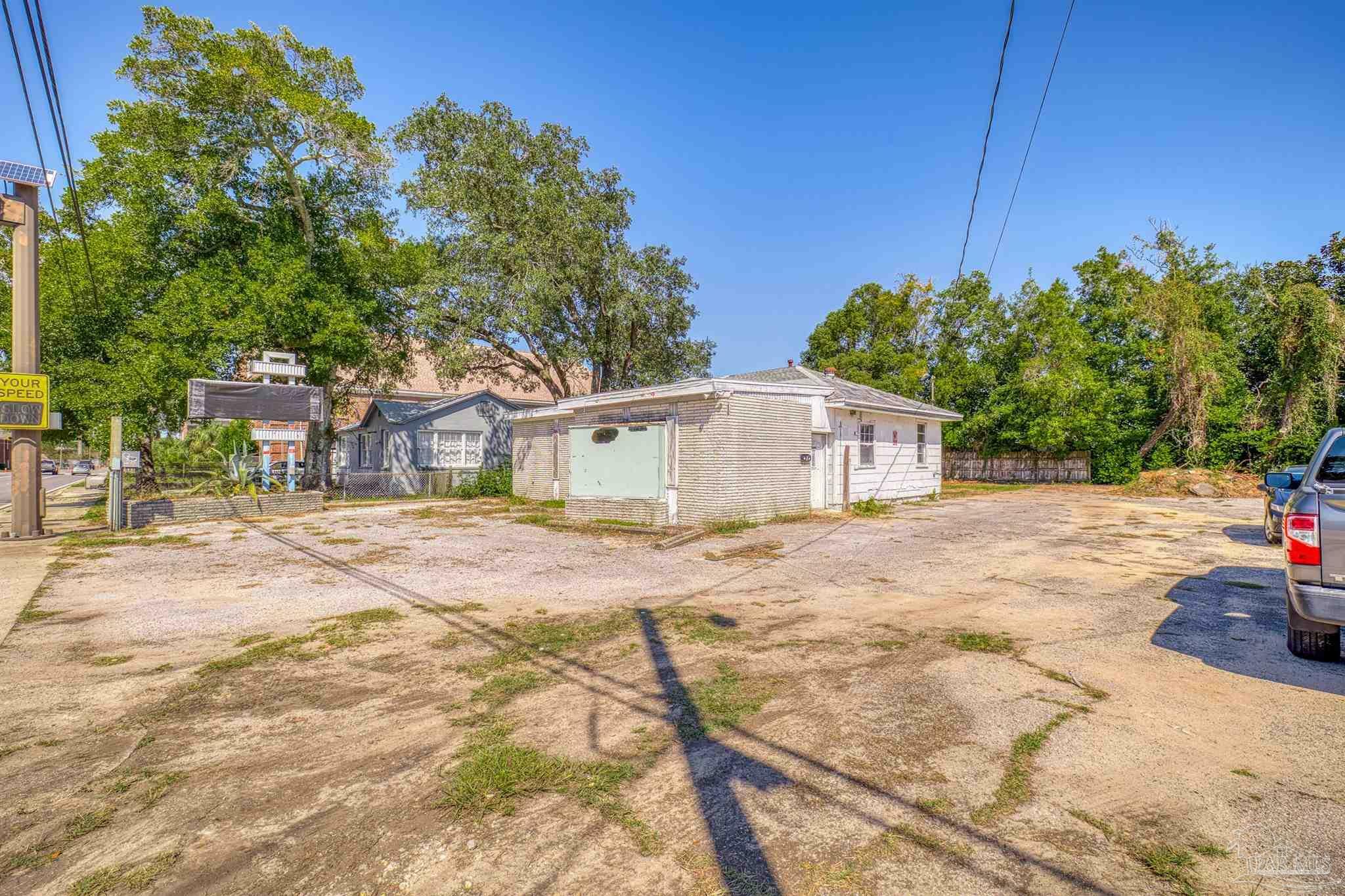 Property Photo:  416 S Navy Blvd  FL 32507 