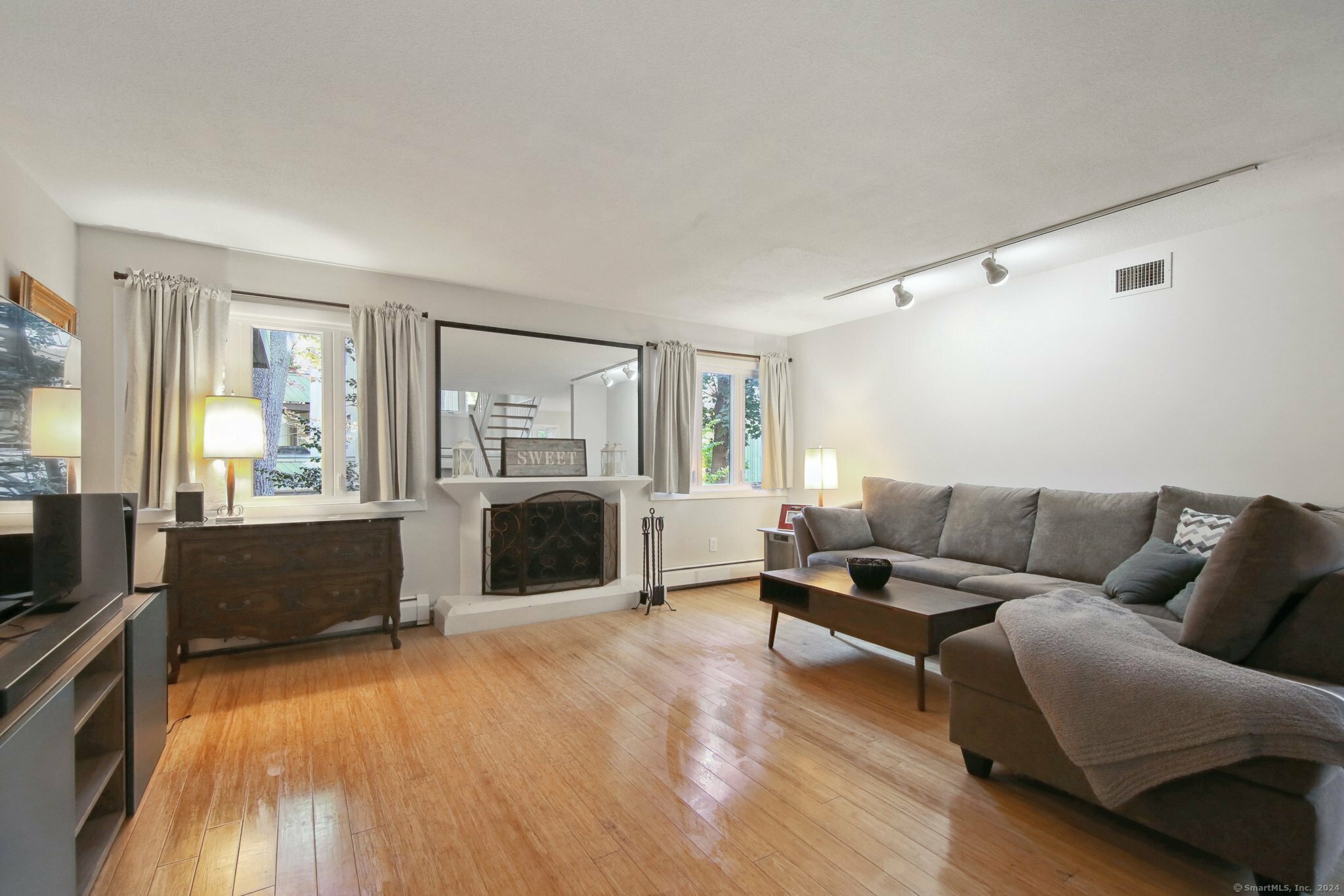 Property Photo:  13 Byrne Court C  CT 06032 