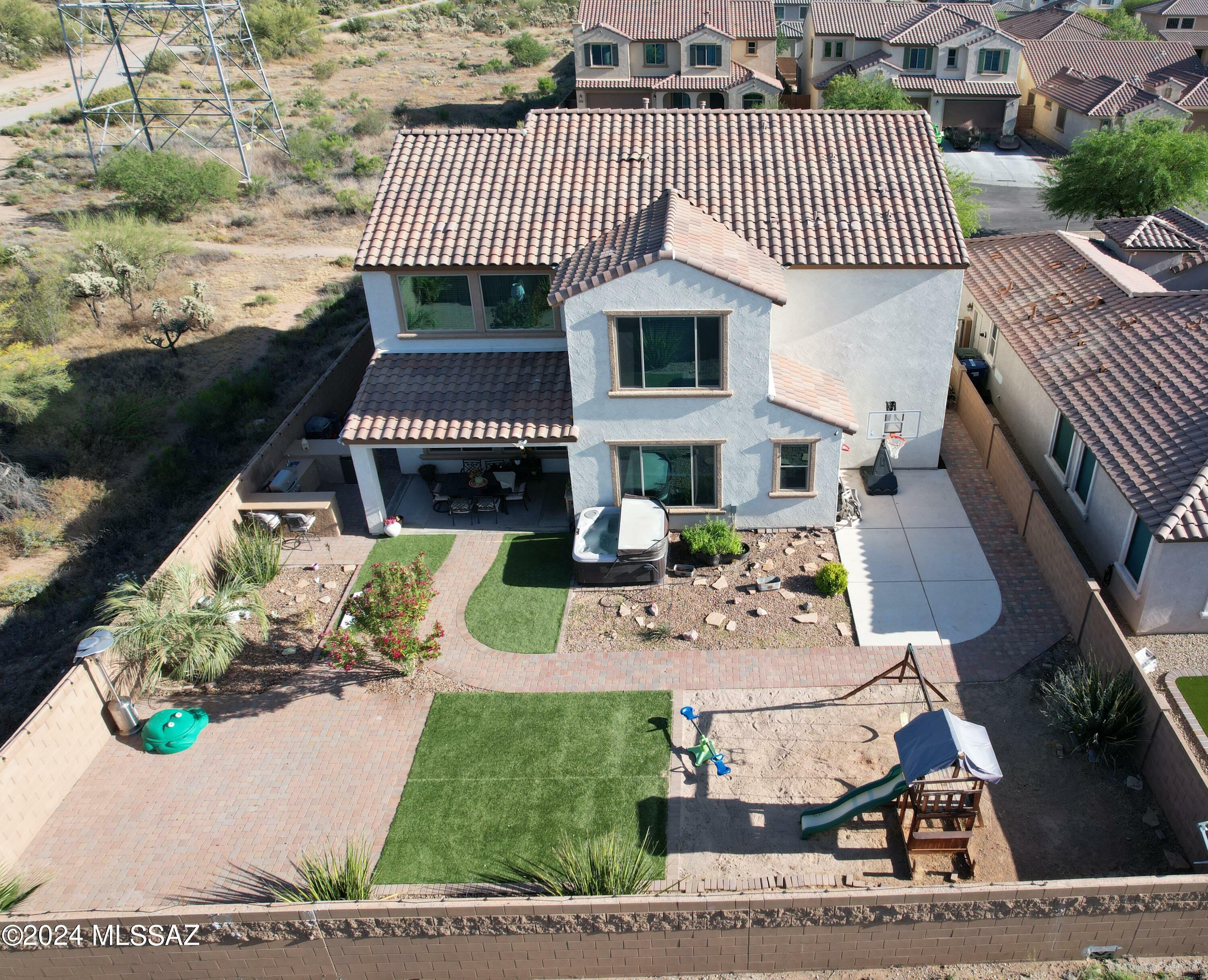 Property Photo: 11057 E Roscommon Place AZ 85747