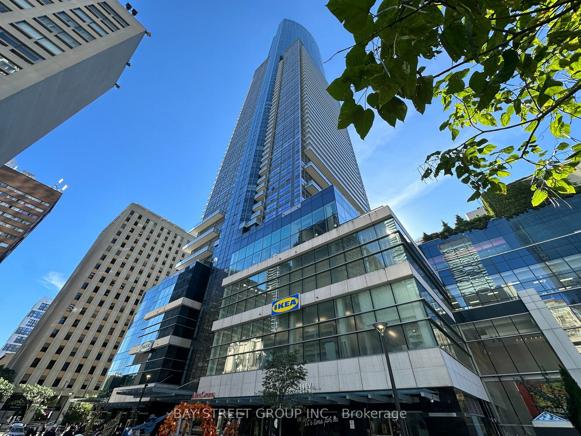 Property Photo:  386 Yonge St 720  ON M5B 0A5 