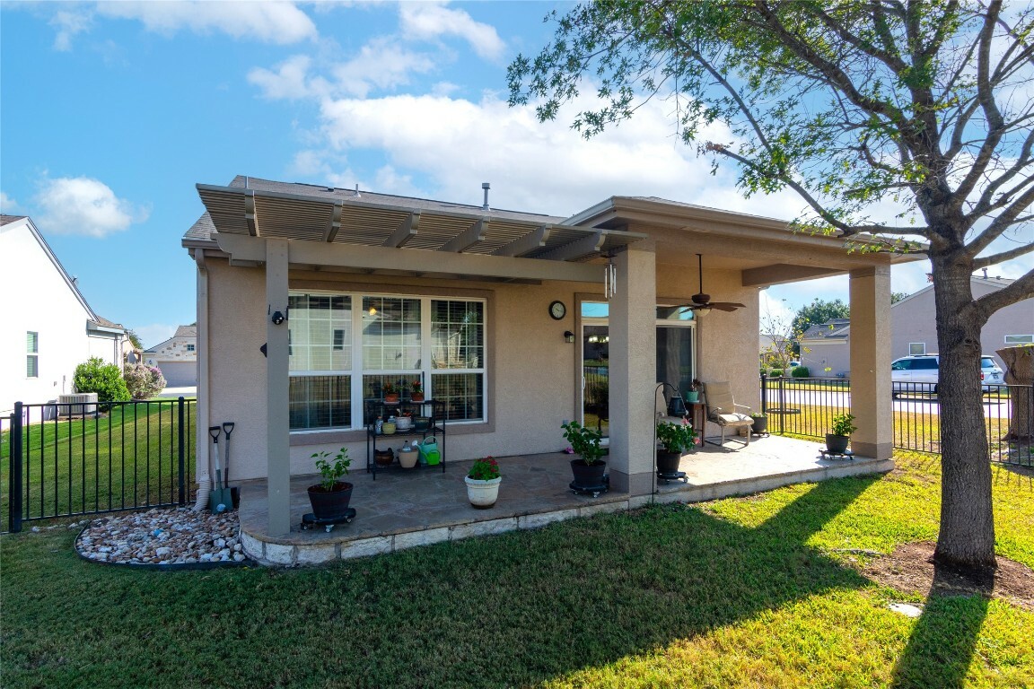 Property Photo: 256 Monument Hill Trail TX 78633