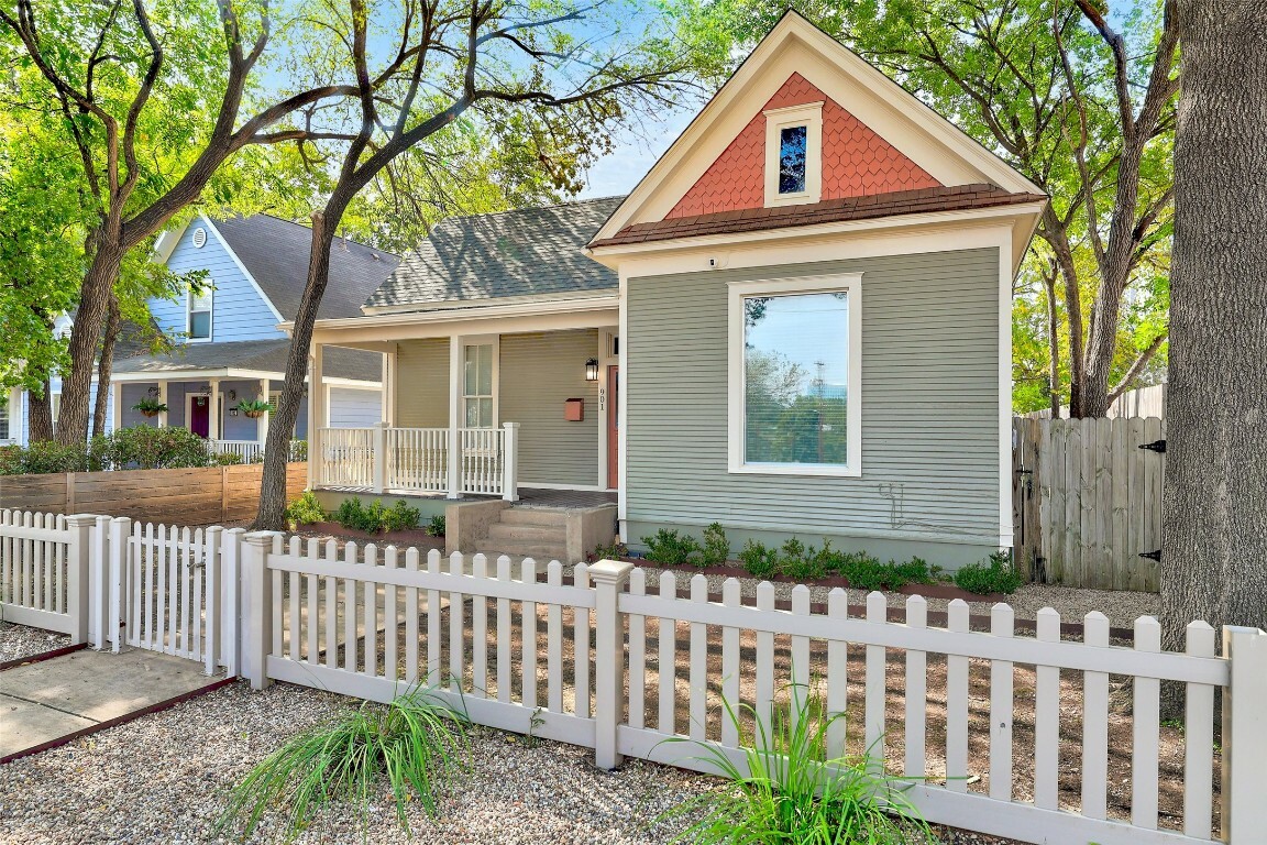 901 Willow Street  Austin TX 78702 photo