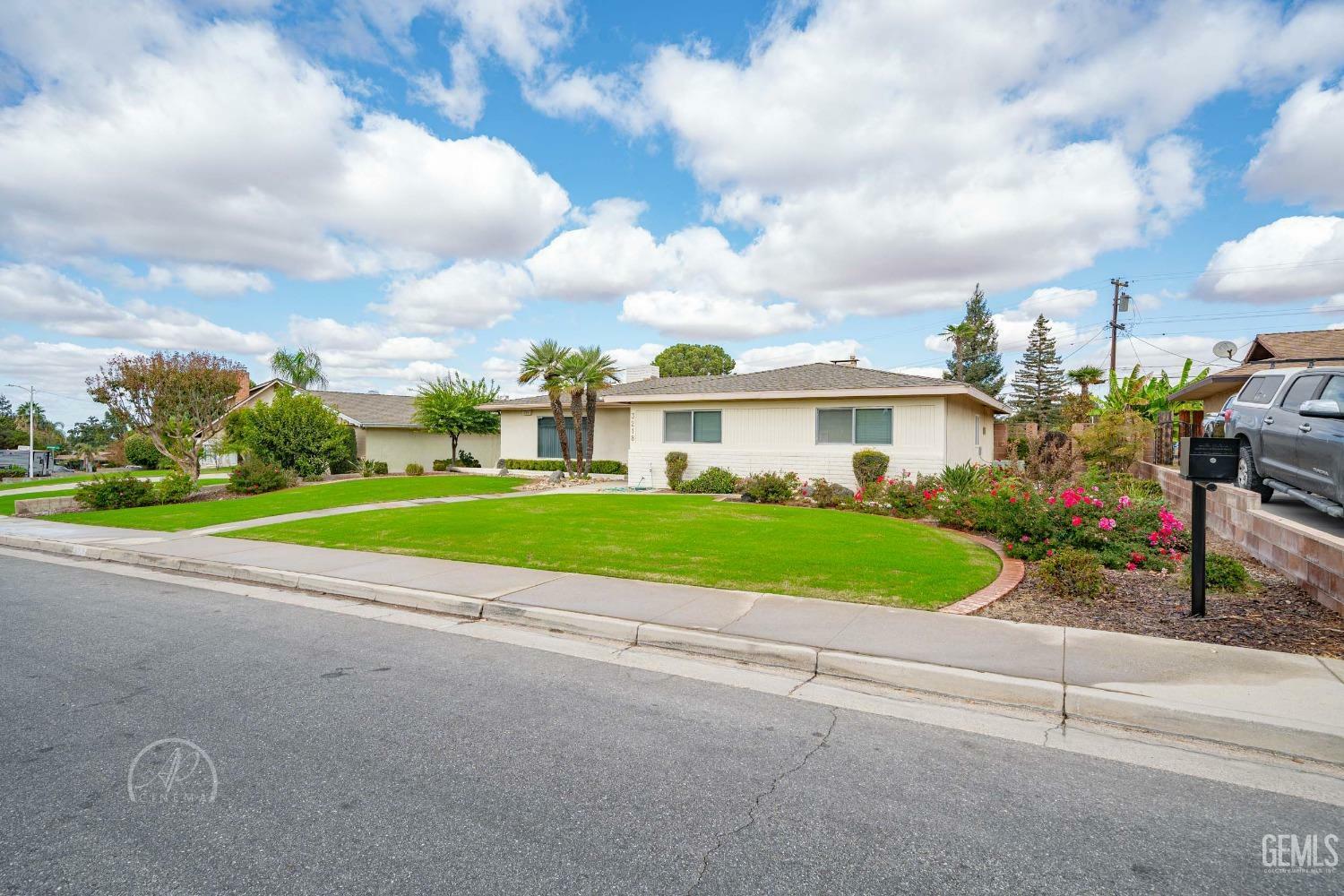 Property Photo:  3218 Harmony Drive  CA 93306 