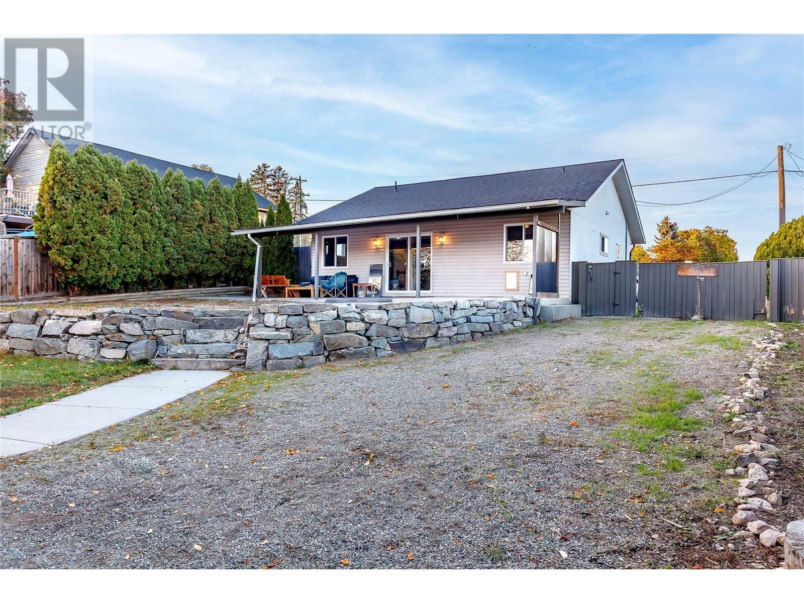 Property Photo:  1700 25 Avenue  BC V1T 1M7 