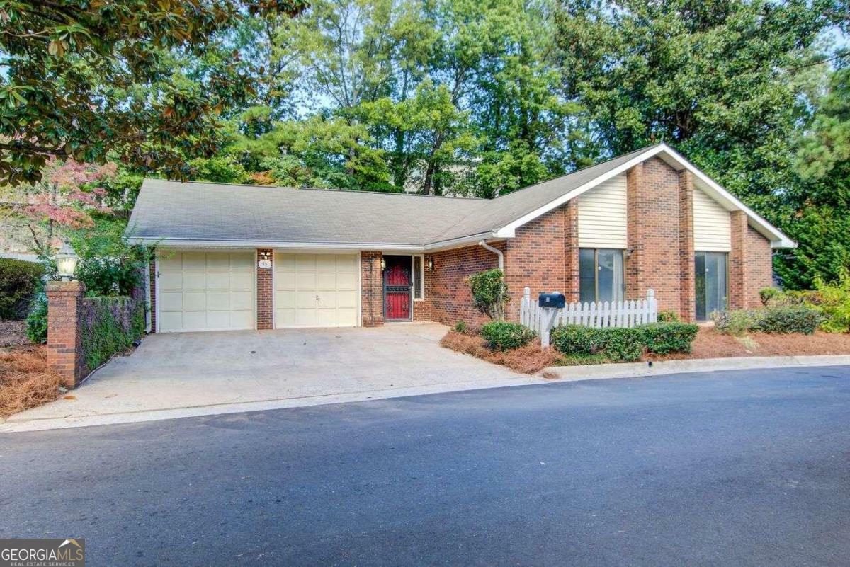 Property Photo: 93 Dunwoody Spring Drive GA 30328