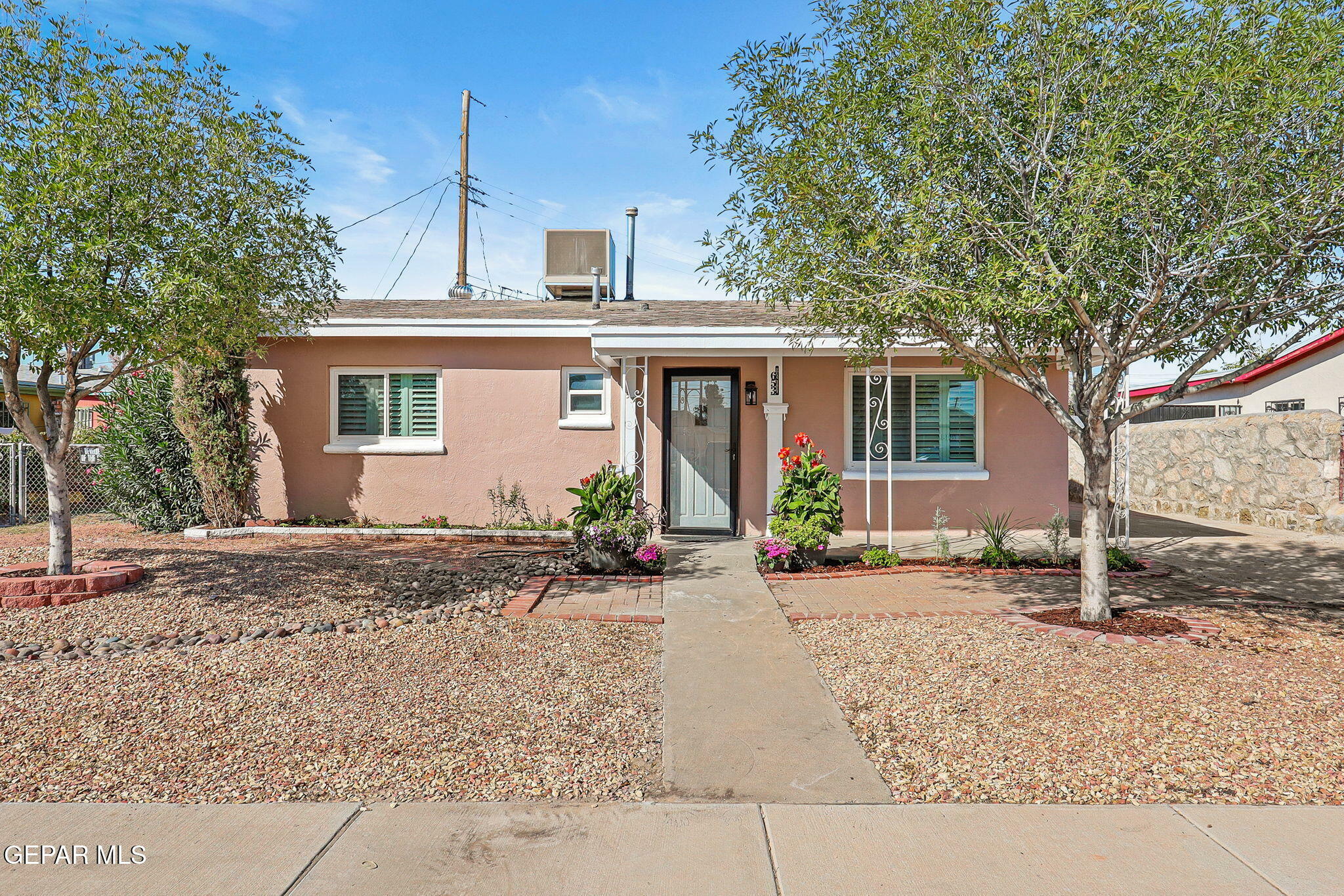 Property Photo:  653 Dolan Street  TX 79905 