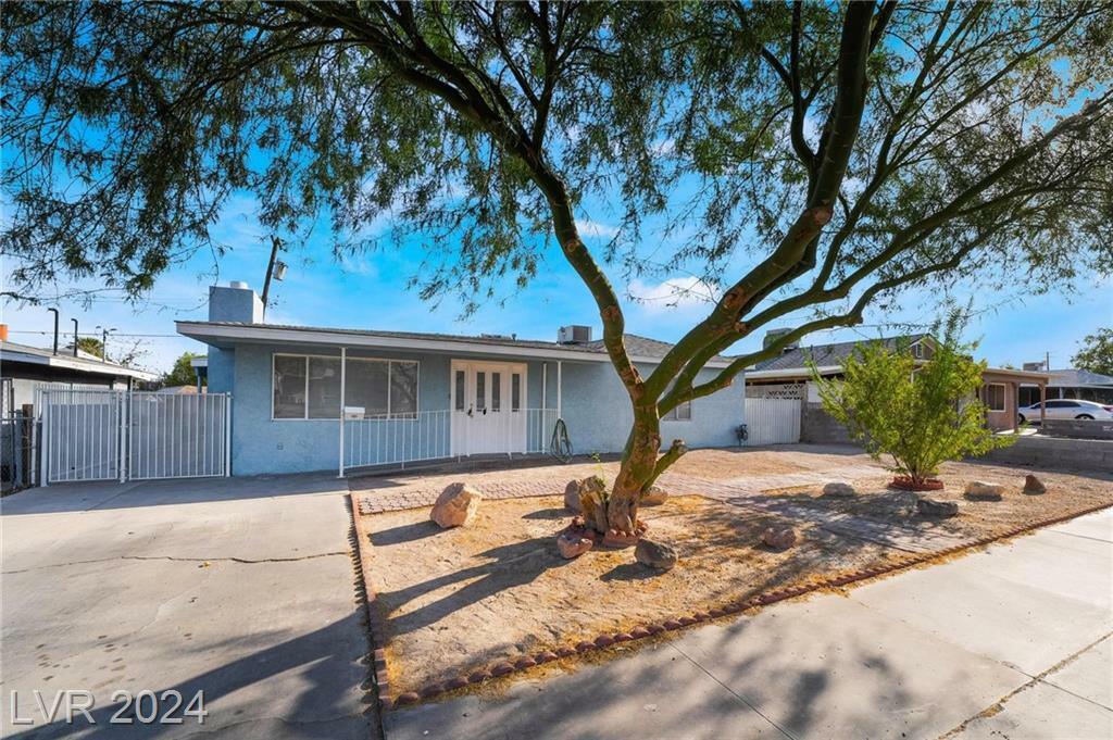 Property Photo:  541 National Street  NV 89015 