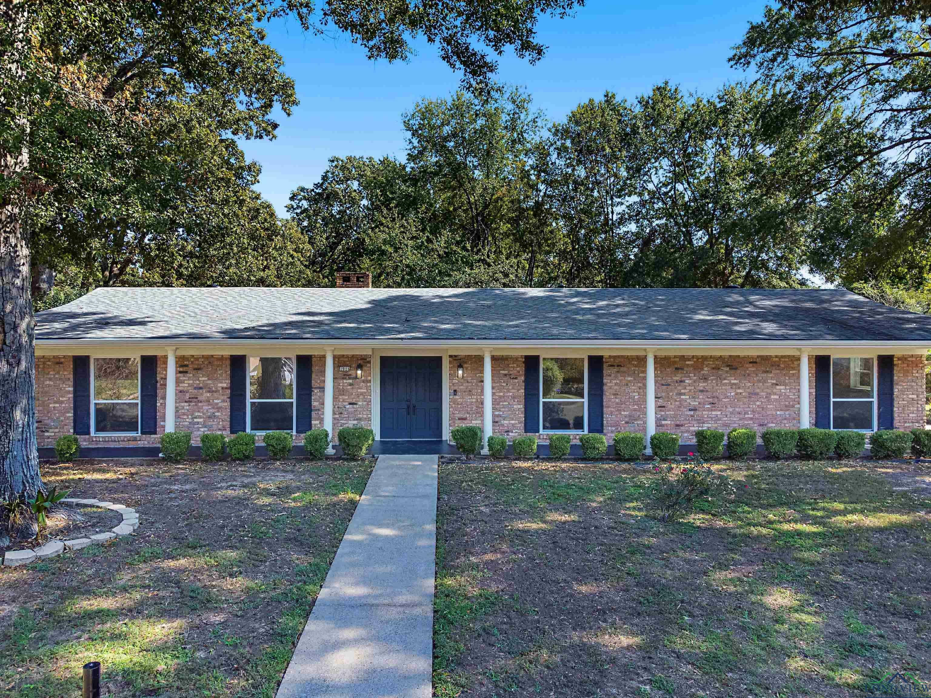 Property Photo:  1906 Wood Place  TX 75601 