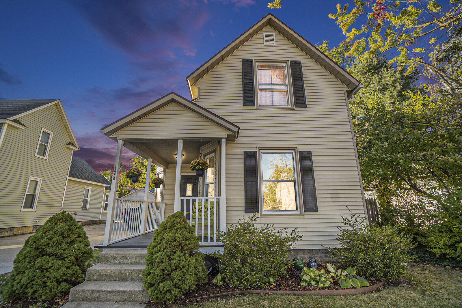 Property Photo:  128 W 17th Street  MI 49423 