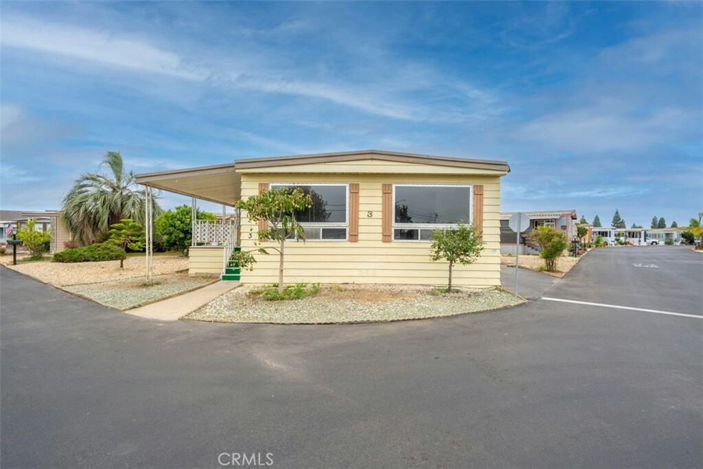 Property Photo:  1701 S Thornburgh Street 03  CA 93458 