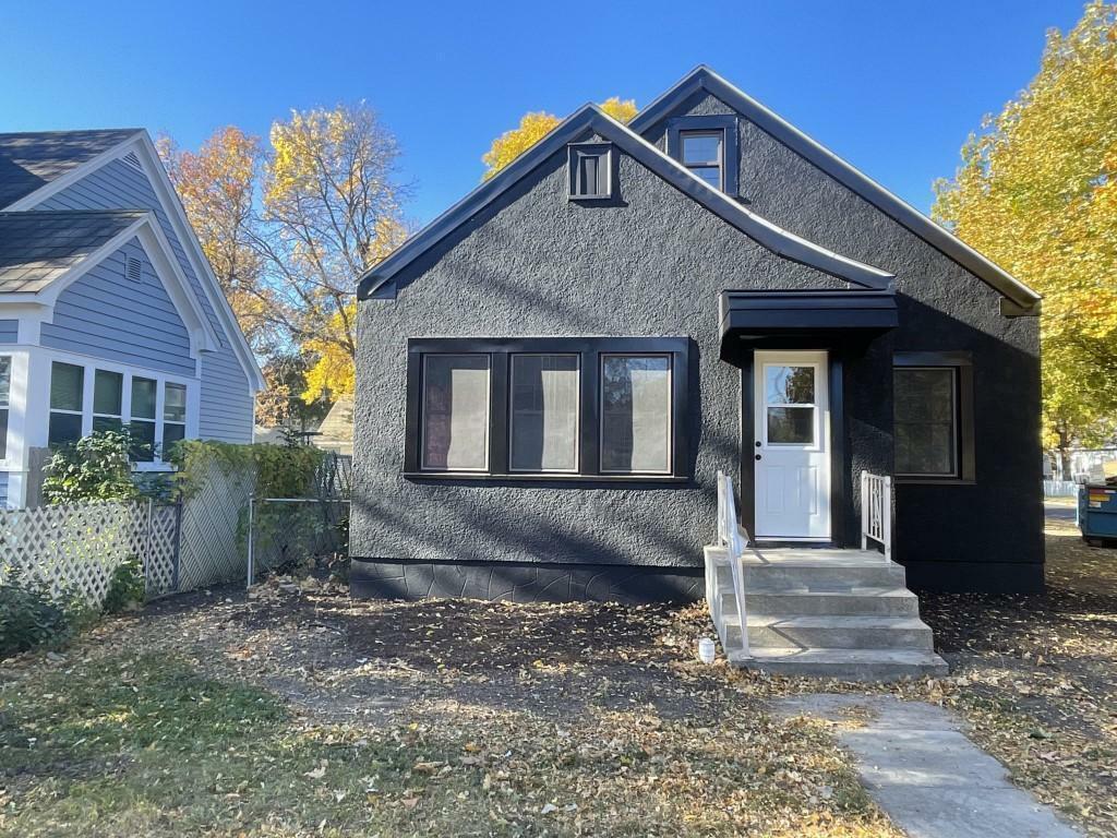 Property Photo:  233 Wilson Avenue NE  MN 56304 