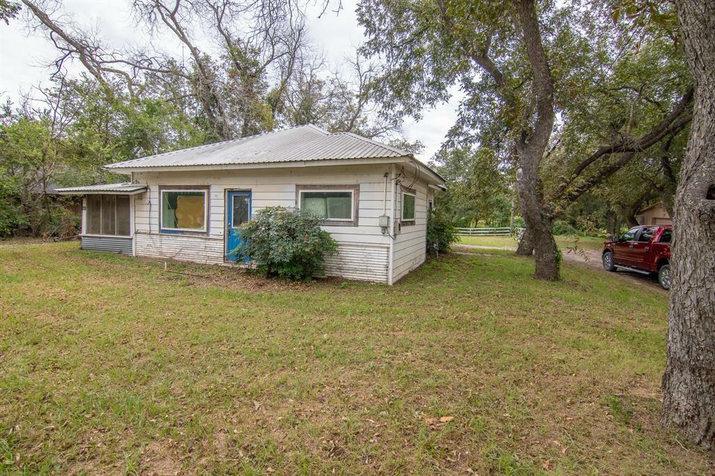 Property Photo:  405 W College Street  TX 76471 