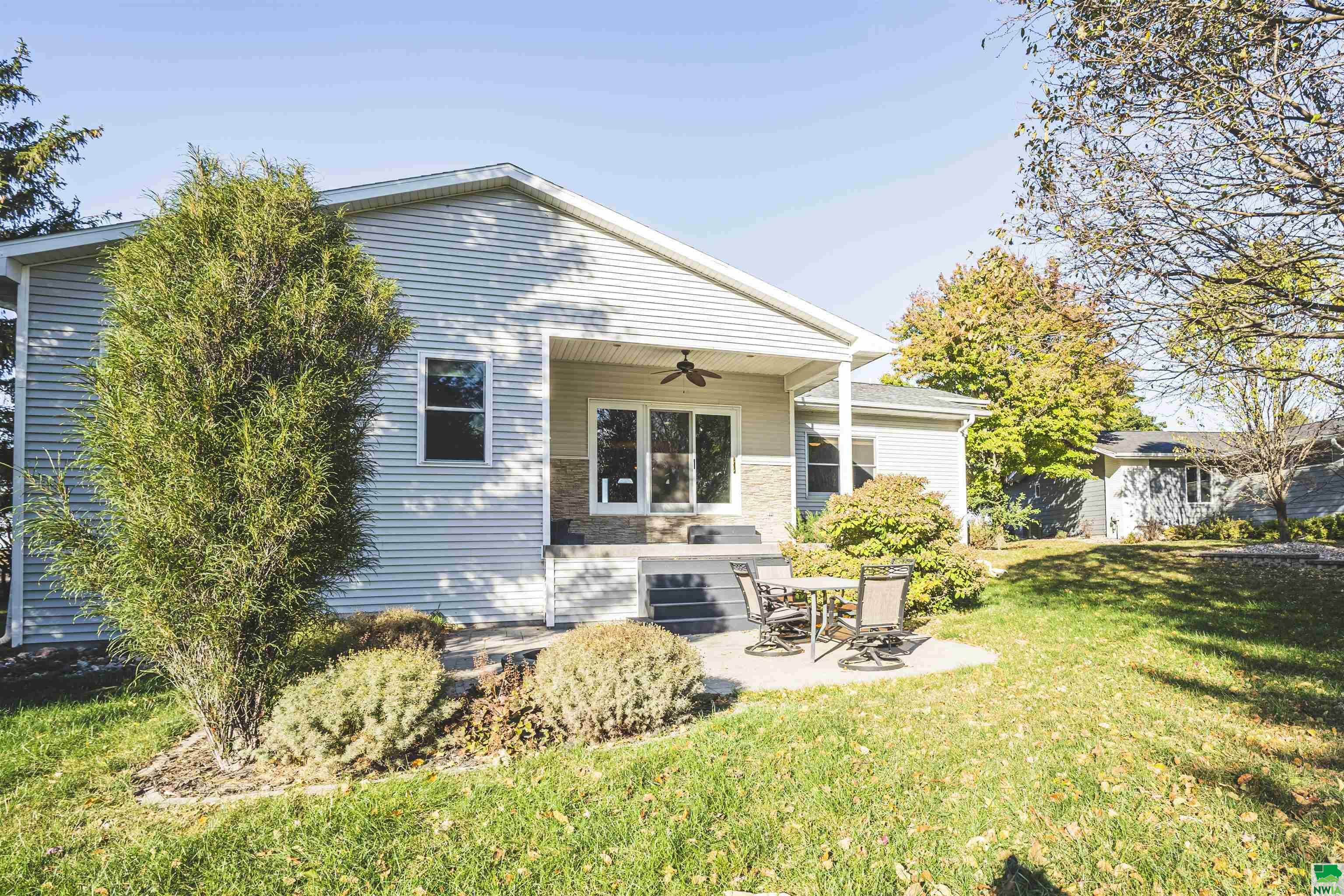 Property Photo:  5862 Villa Rd.  IA 51002 