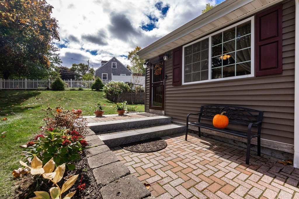 Property Photo:  25 Mount Pleasant Drive  MA 01960 