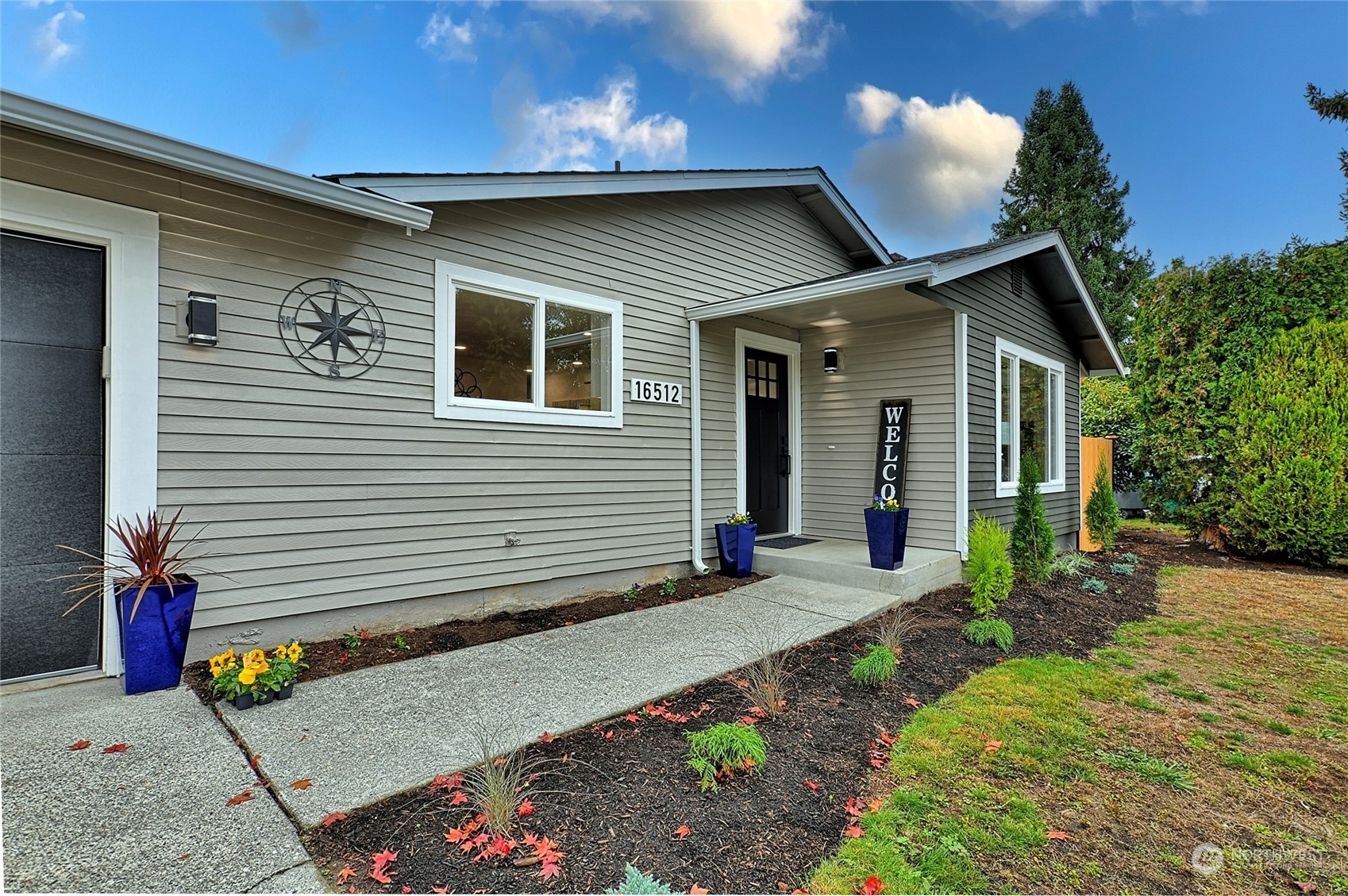 Property Photo:  16512 26th Drive SE  WA 98012 