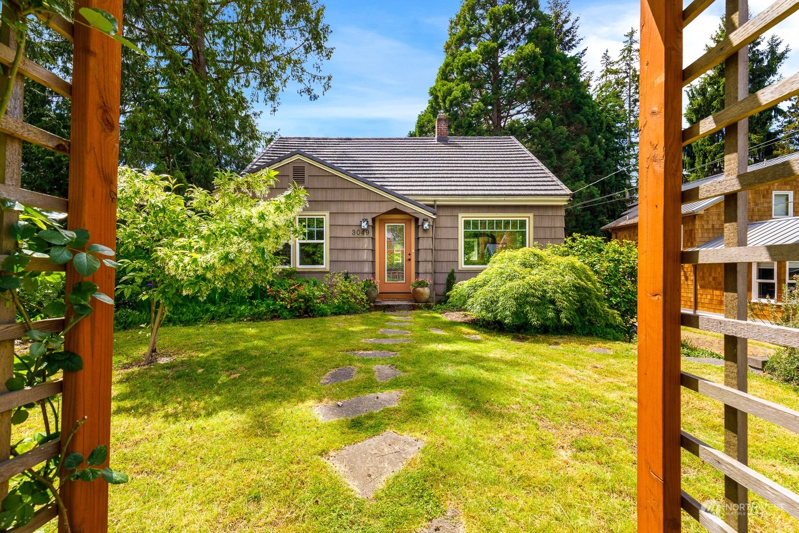 Property Photo:  3049 NE 90th Street  WA 98115 