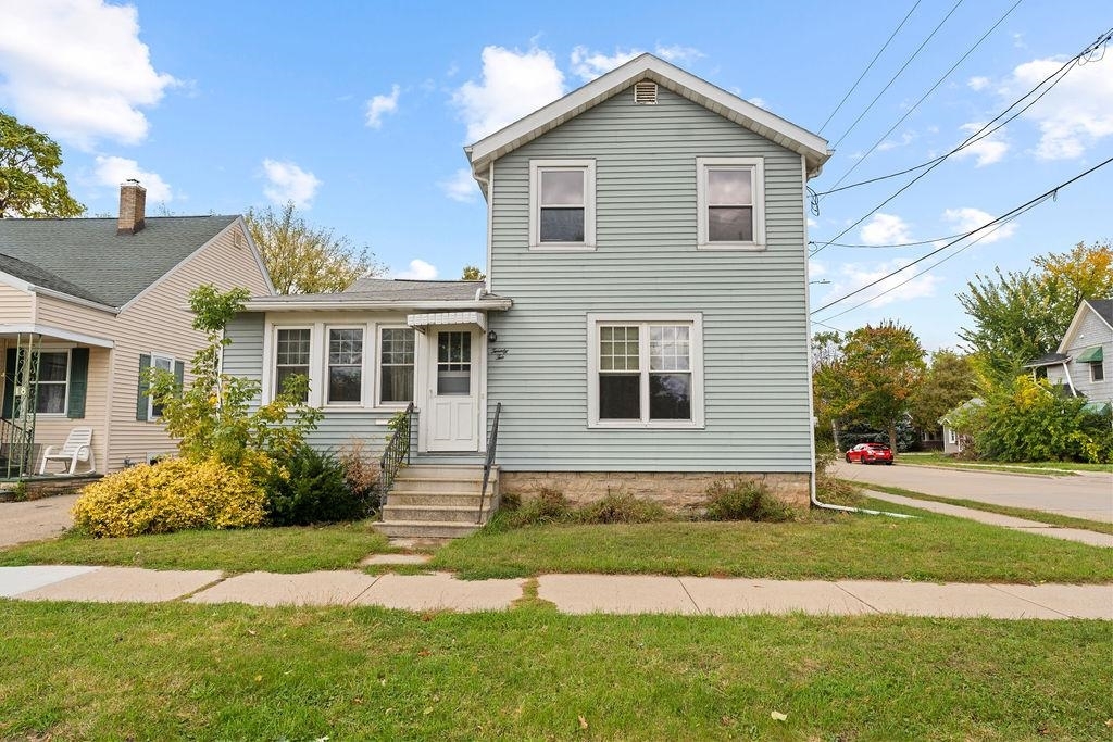 Property Photo:  22 Sterling Avenue  WI 54901-4570 