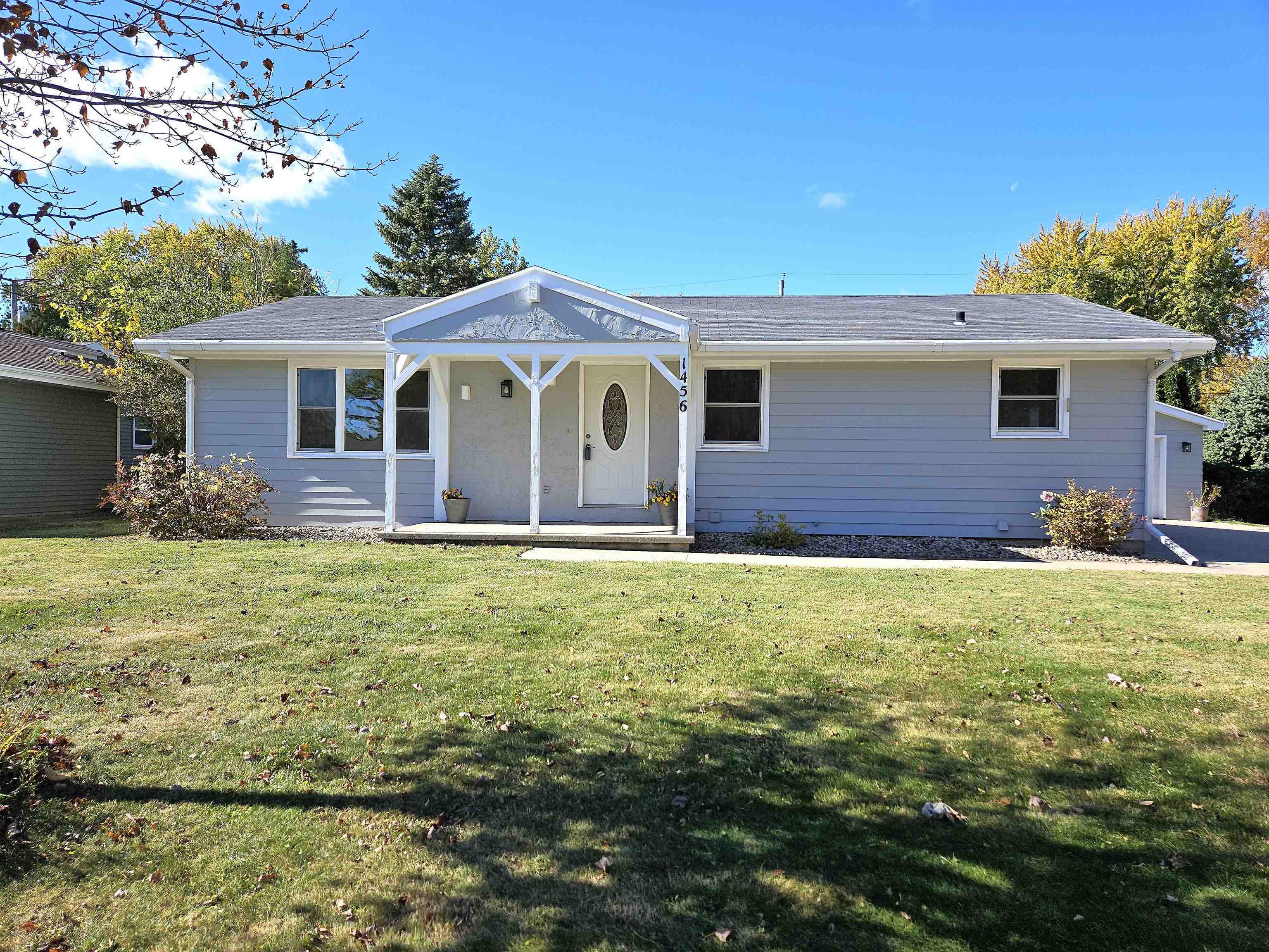 Property Photo:  1456 Dunning Street  WI 54952-1306 